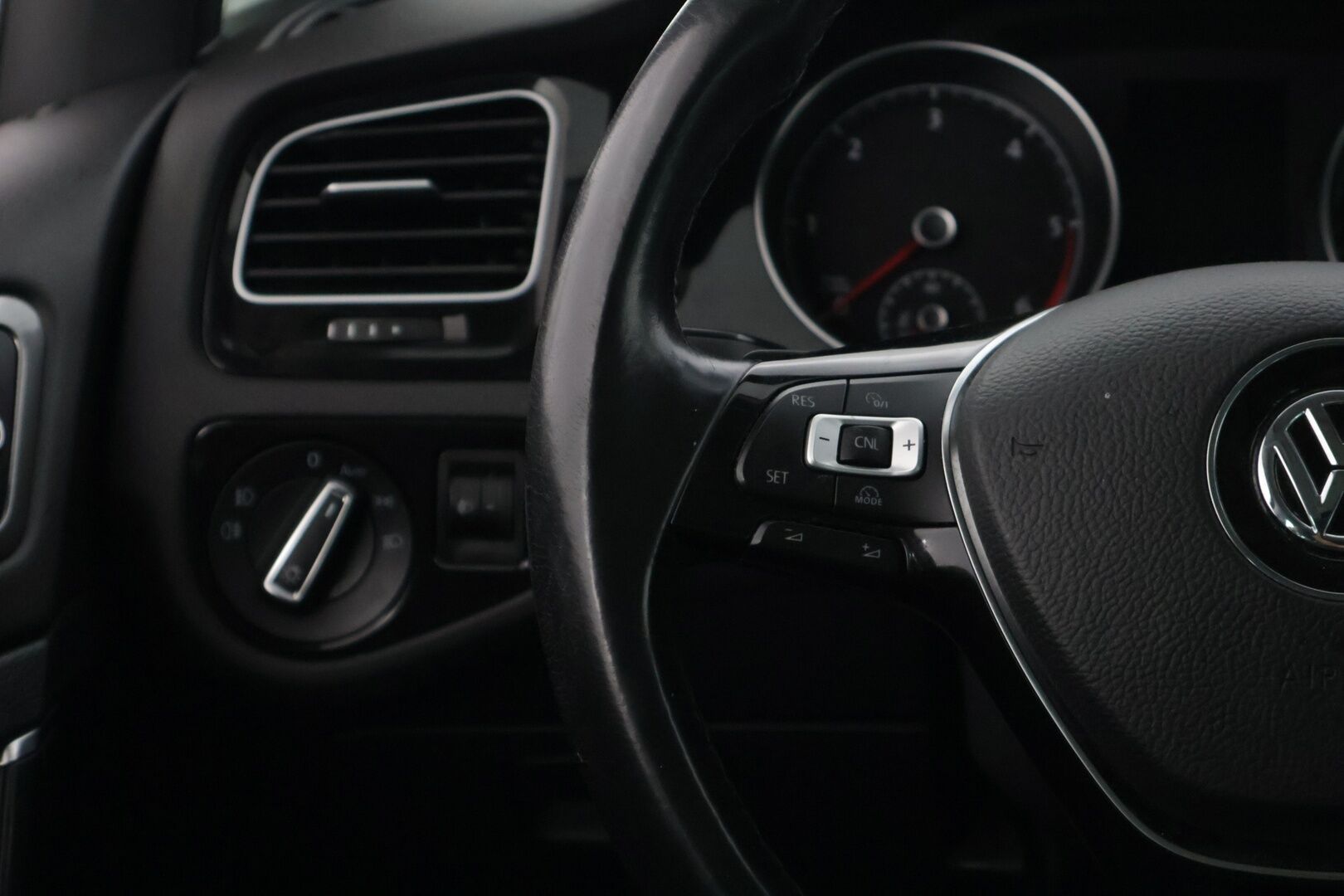 Volkswagen Golf 2017 Variant Allstar 2,0 TDI 110 kW (150 hv) DSG-automaatti * Panoraama / Koukku / Tutkat / Lohkolämmitin * - * 1-om Suomessa / Hyvin huollettu / 2x hyvät renkaat / Hihna vaihdettu *