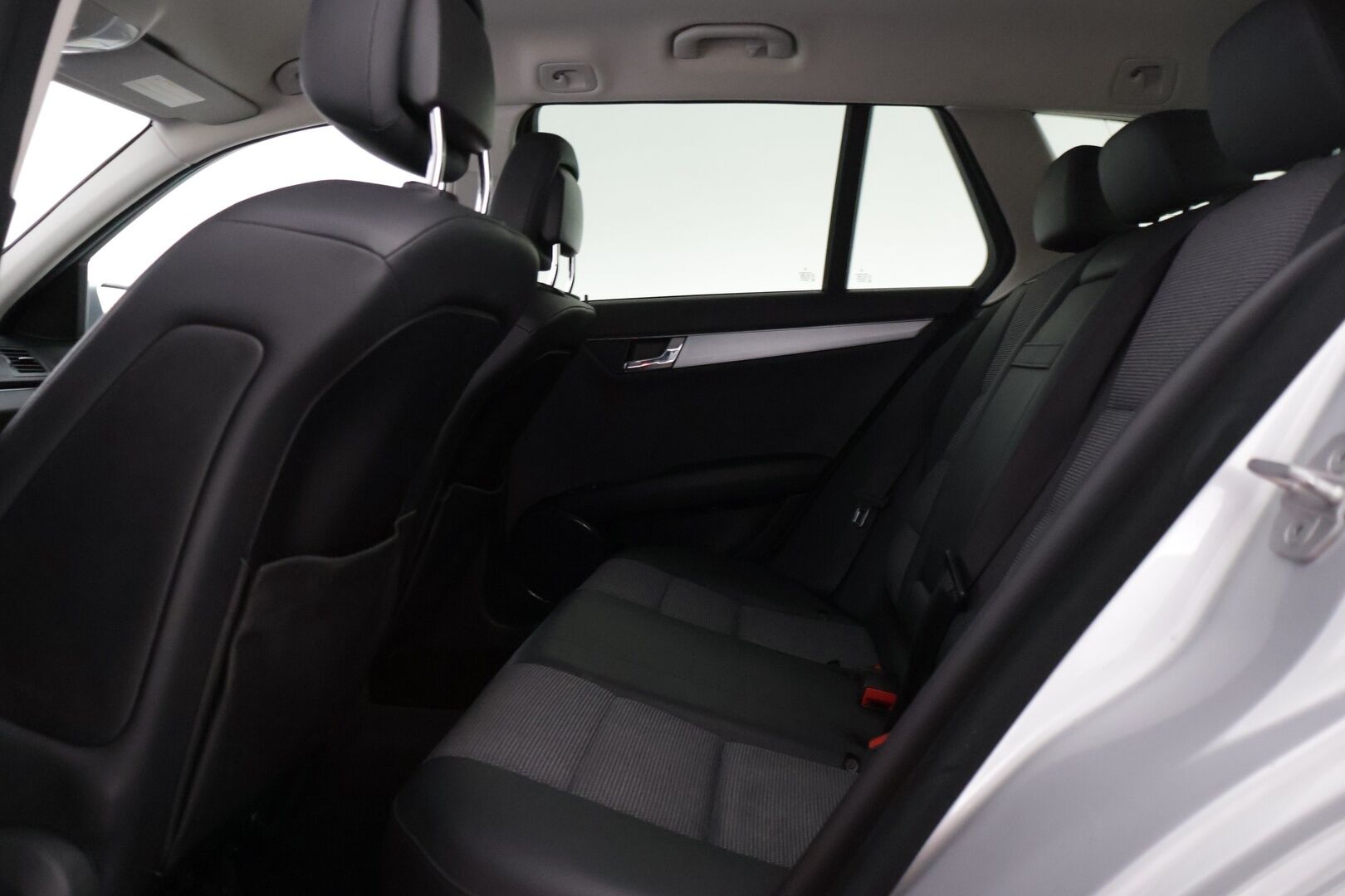 Mercedes-Benz C 2011 200 CDI BE T A Premium Business * Tutkat / Vetokoukku / Puolinahkapenkit * - * Hyvin pidetty / Kahdet hyvät renkaat / Lohkolämmitin *