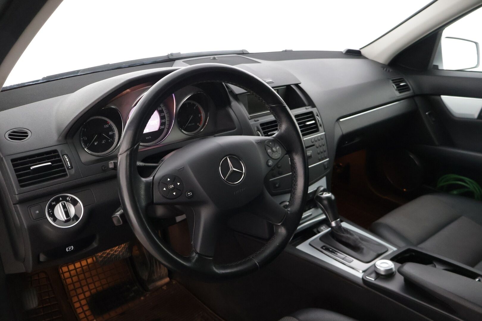 Mercedes-Benz C 2011 200 CDI BE T A Premium Business * Tutkat / Vetokoukku / Puolinahkapenkit * - * Hyvin pidetty / Kahdet hyvät renkaat / Lohkolämmitin *