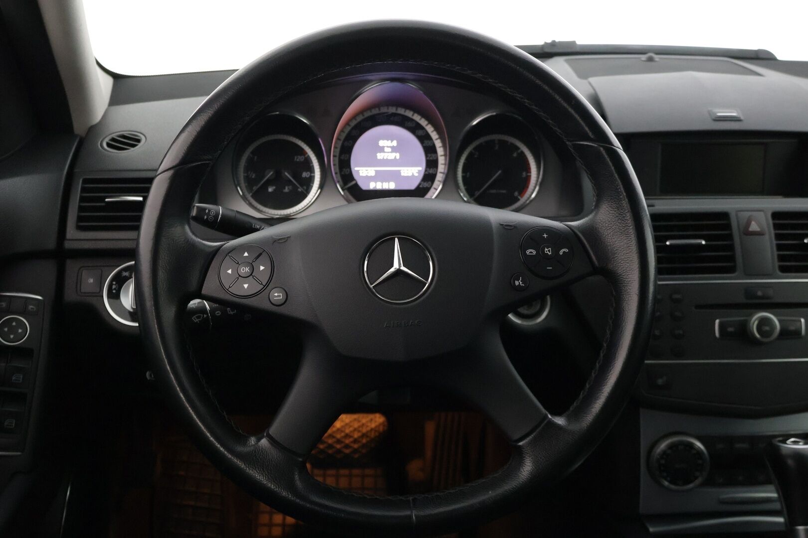 Mercedes-Benz C 2011 200 CDI BE T A Premium Business * Tutkat / Vetokoukku / Puolinahkapenkit * - * Hyvin pidetty / Kahdet hyvät renkaat / Lohkolämmitin *