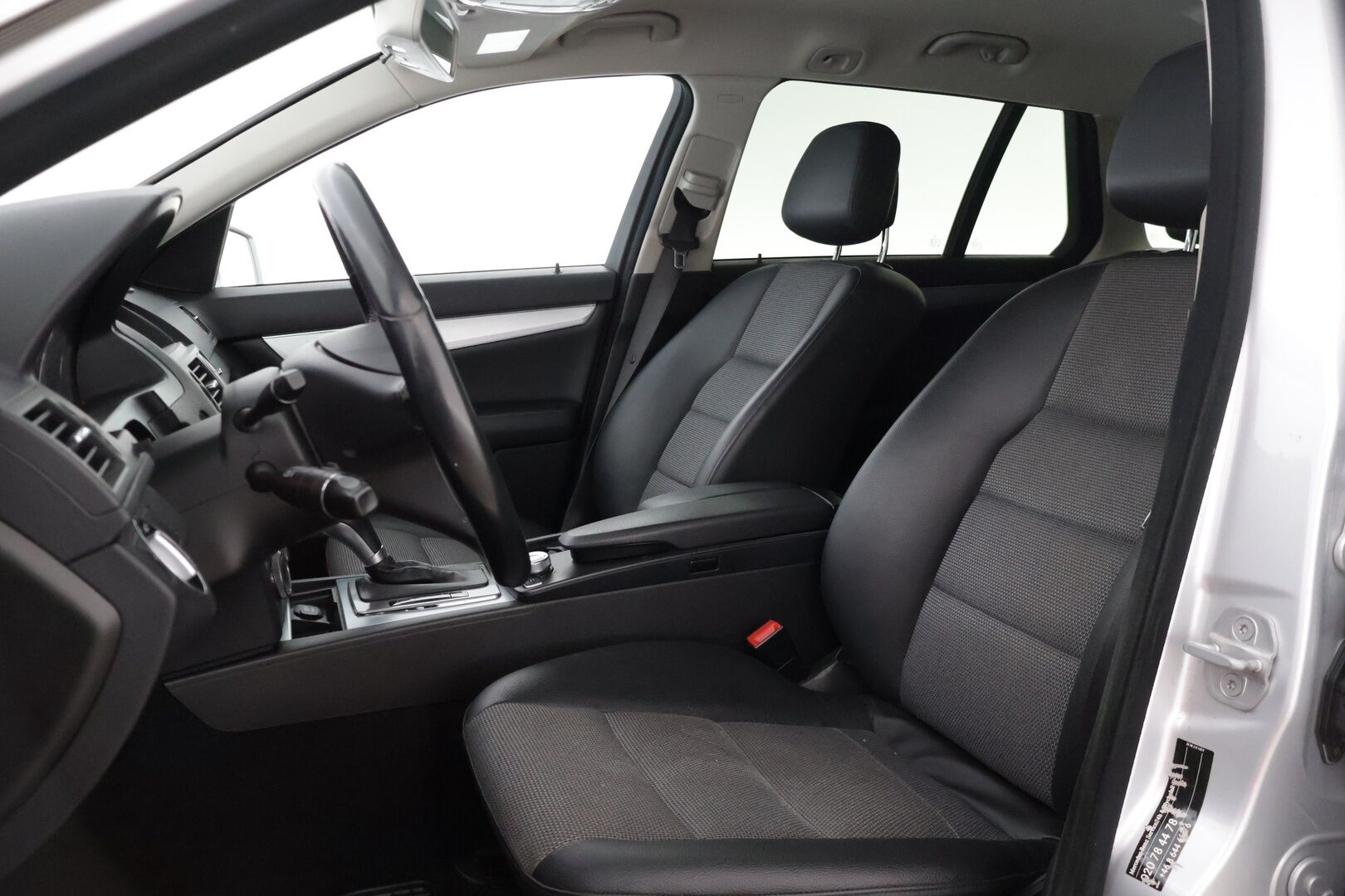 Mercedes-Benz C 2011 200 CDI BE T A Premium Business * Tutkat / Vetokoukku / Puolinahkapenkit * - * Hyvin pidetty / Kahdet hyvät renkaat / Lohkolämmitin *