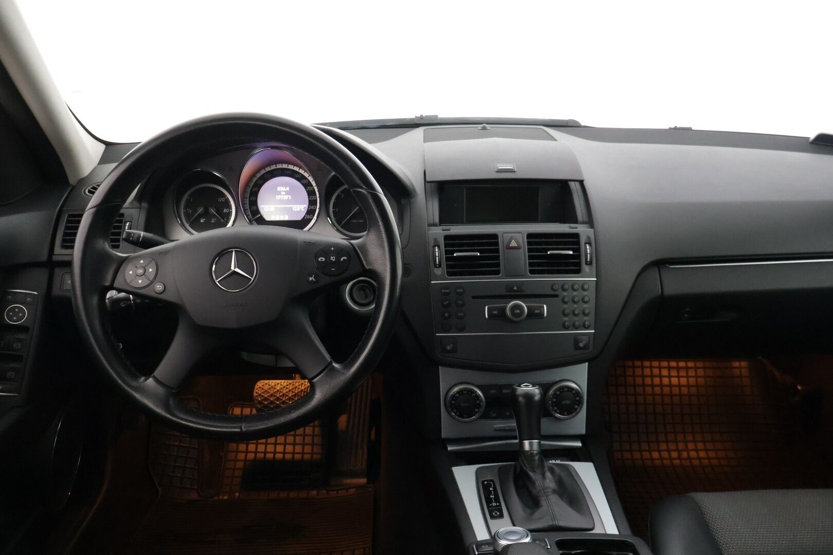 Mercedes-Benz C 2011 200 CDI BE T A Premium Business * Tutkat / Vetokoukku / Puolinahkapenkit * - * Hyvin pidetty / Kahdet hyvät renkaat / Lohkolämmitin *