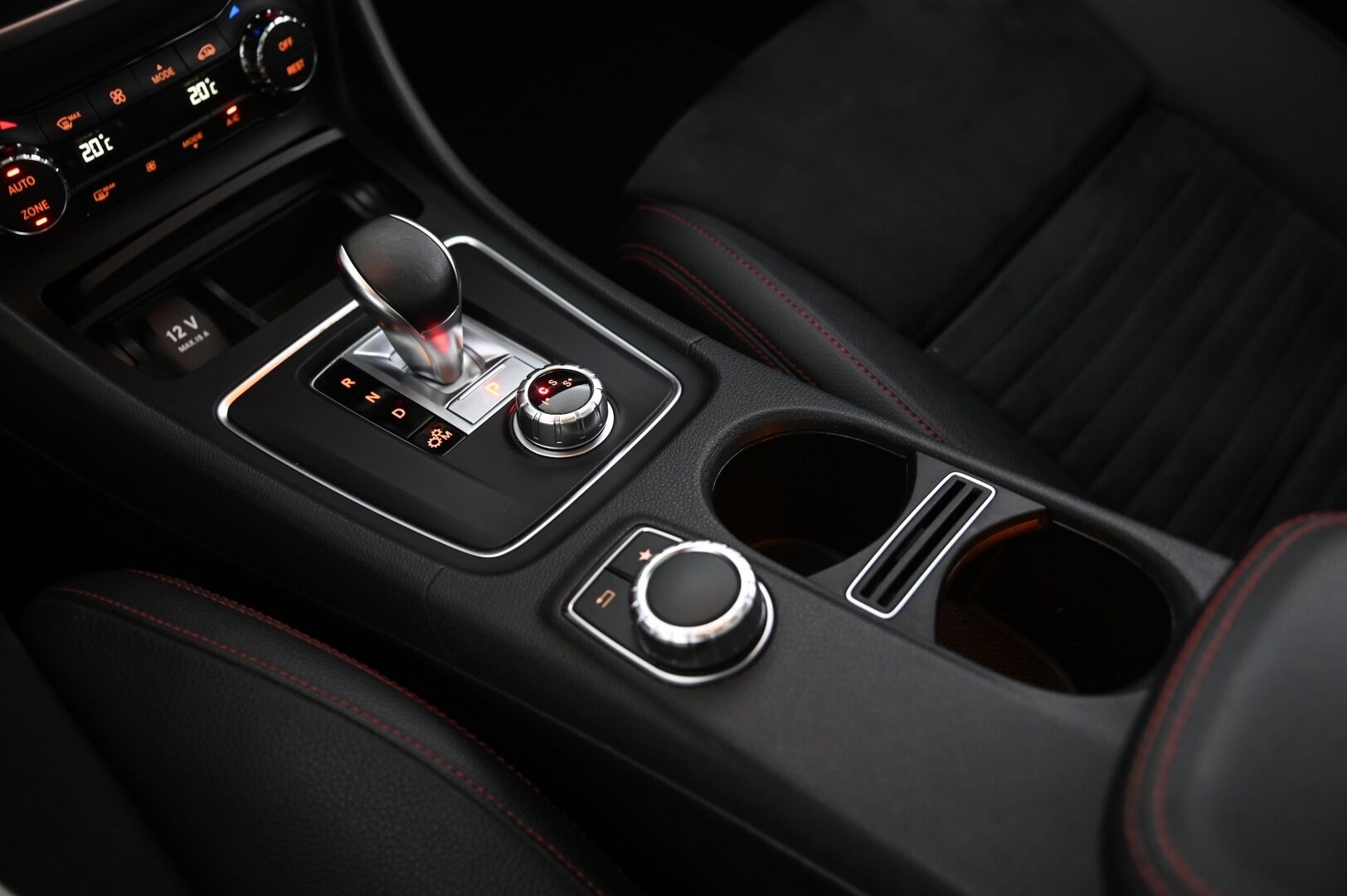 Mercedes-Benz GLA 45 AMG 2016 4Matic 381hv - Facelift | Harman&kardon | Navi | Panorama | Vakkari | ILS | BT