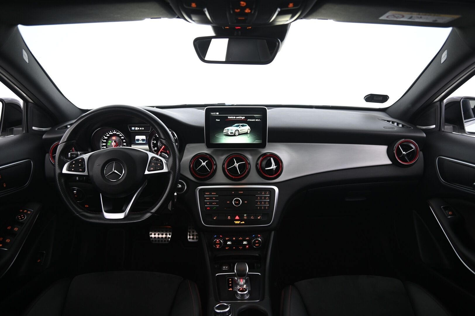 Mercedes-Benz GLA 45 AMG 2016 4Matic 381hv - Facelift | Harman&kardon | Navi | Panorama | Vakkari | ILS | BT