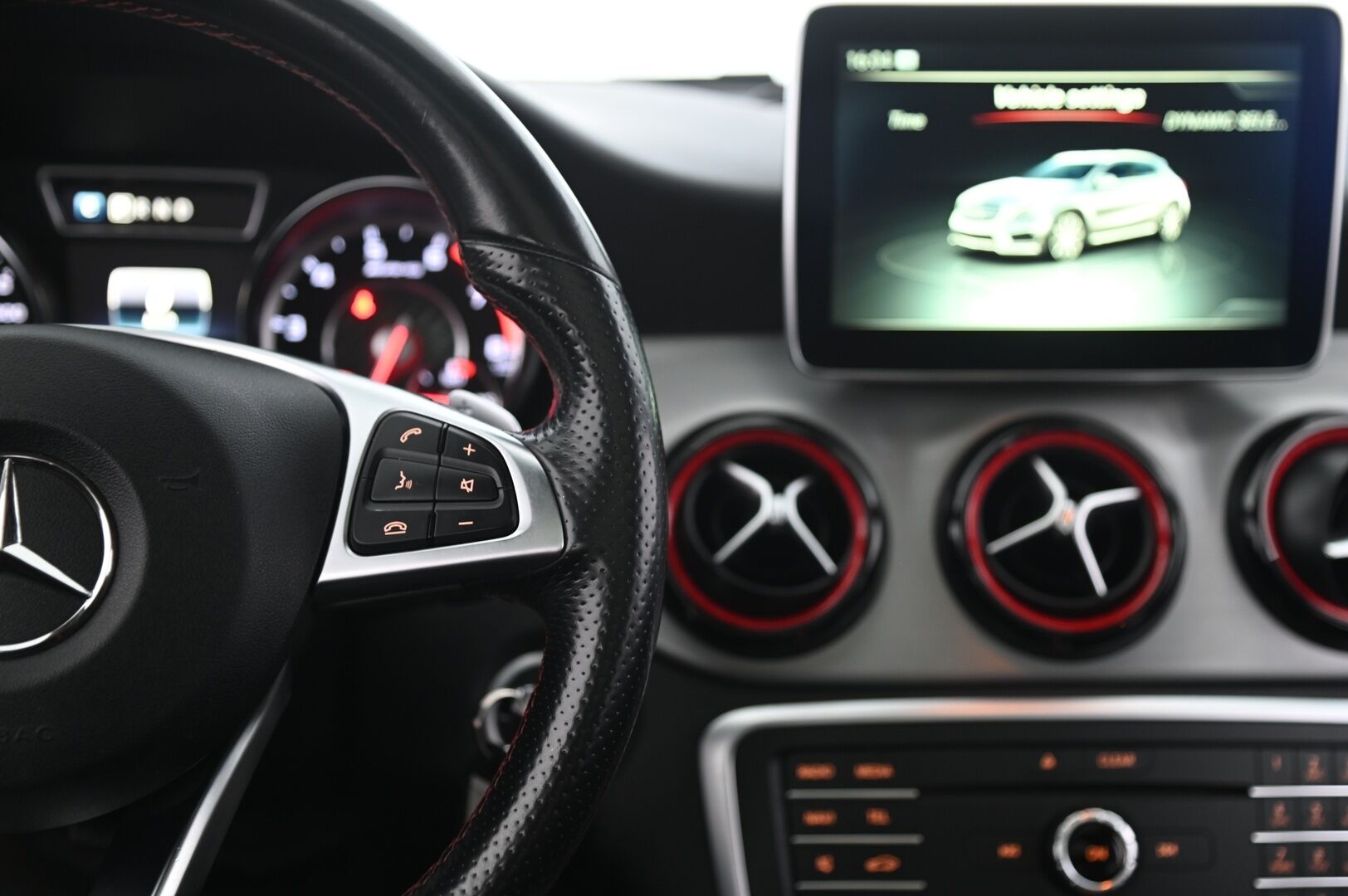 Mercedes-Benz GLA 45 AMG 2016 4Matic 381hv - Facelift | Harman&kardon | Navi | Panorama | Vakkari | ILS | BT