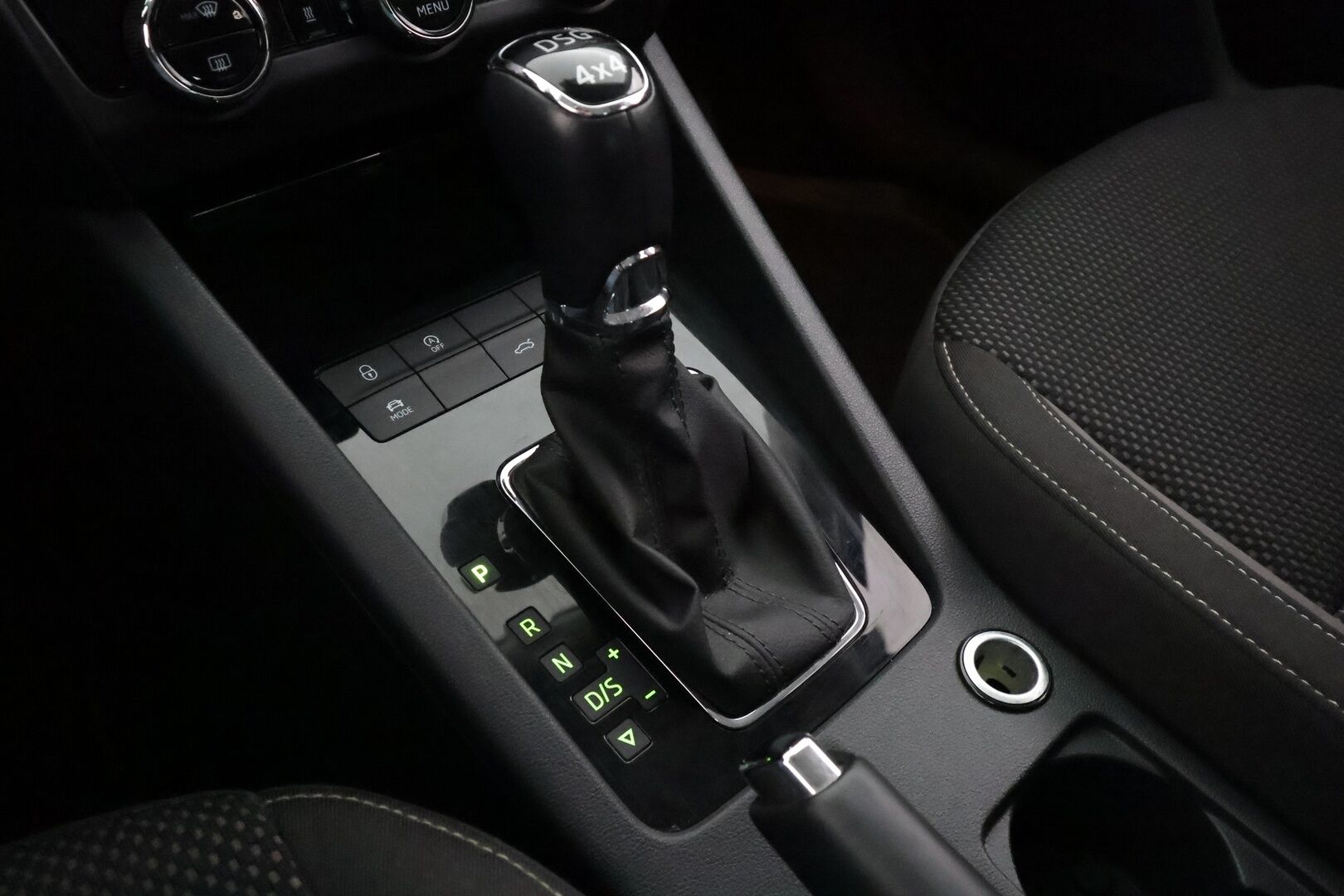 Skoda Octavia 2018 Combi 2,0 TDI 184 4x4 Scout DSG Autom. - | ACC | Webasto | Koukku | LED | P.kamera | Ratinlämmitys | 1.Om Suomi-auto | Kahdet Renkaat | Merkkihuollettu |