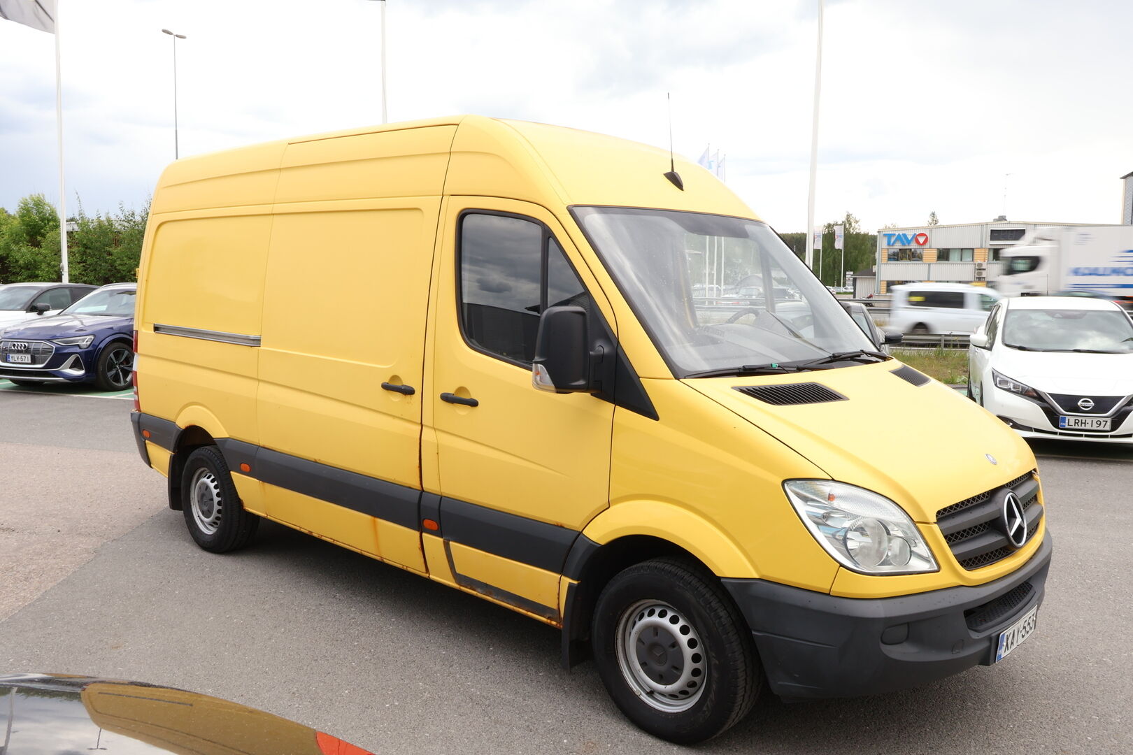 Mercedes-Benz Sprinter 2007 313 CDI Kasten Kevyt kuorma-auto - Järkimetrit! / Webasto / Vetokoukku / Hyvät renkaat!