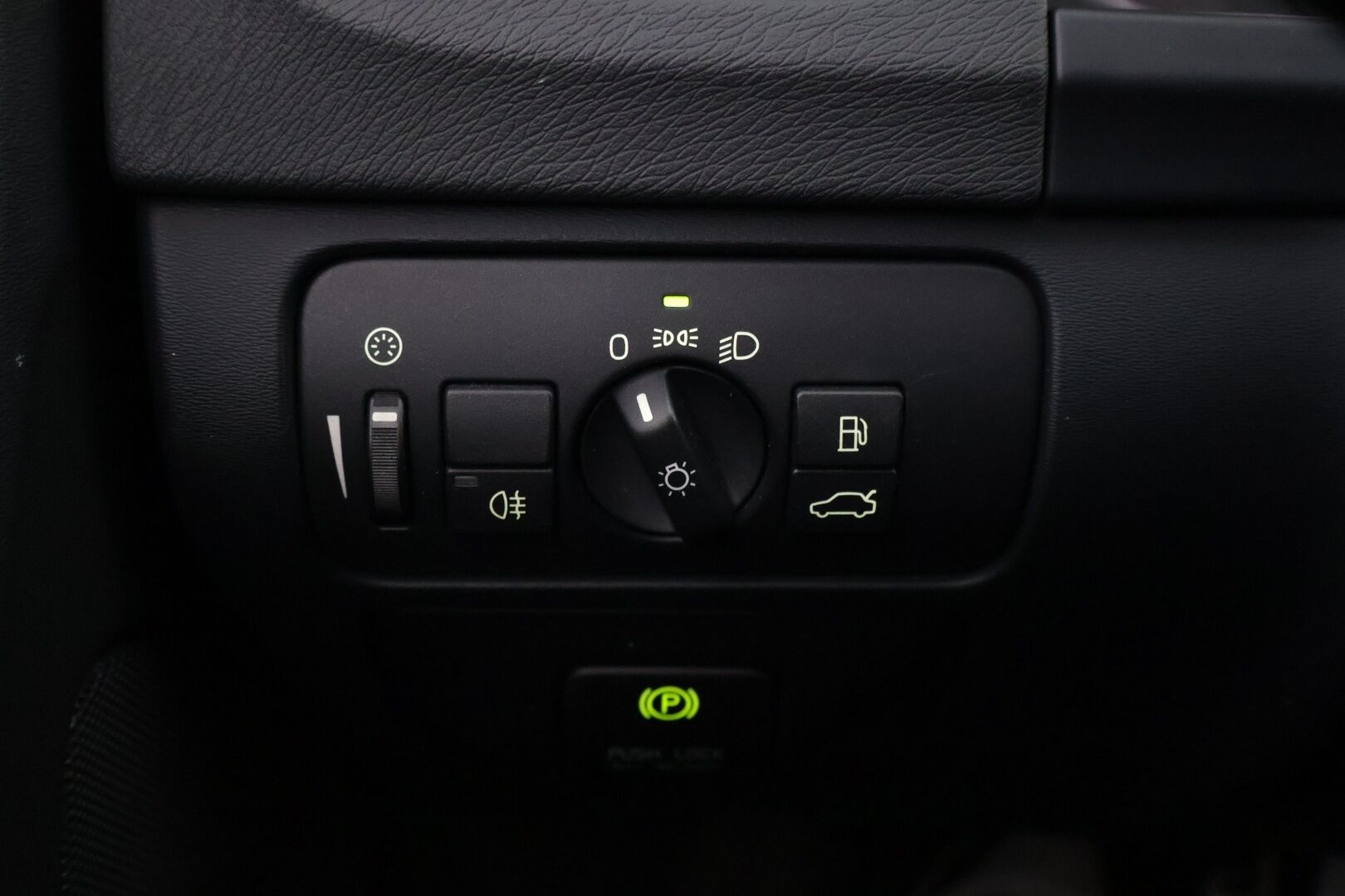 Volvo S60 2012 T4F R-Design Business aut *Lohko / Koukku / Suomi-auto* - 2x Renkaat ja vanteet!