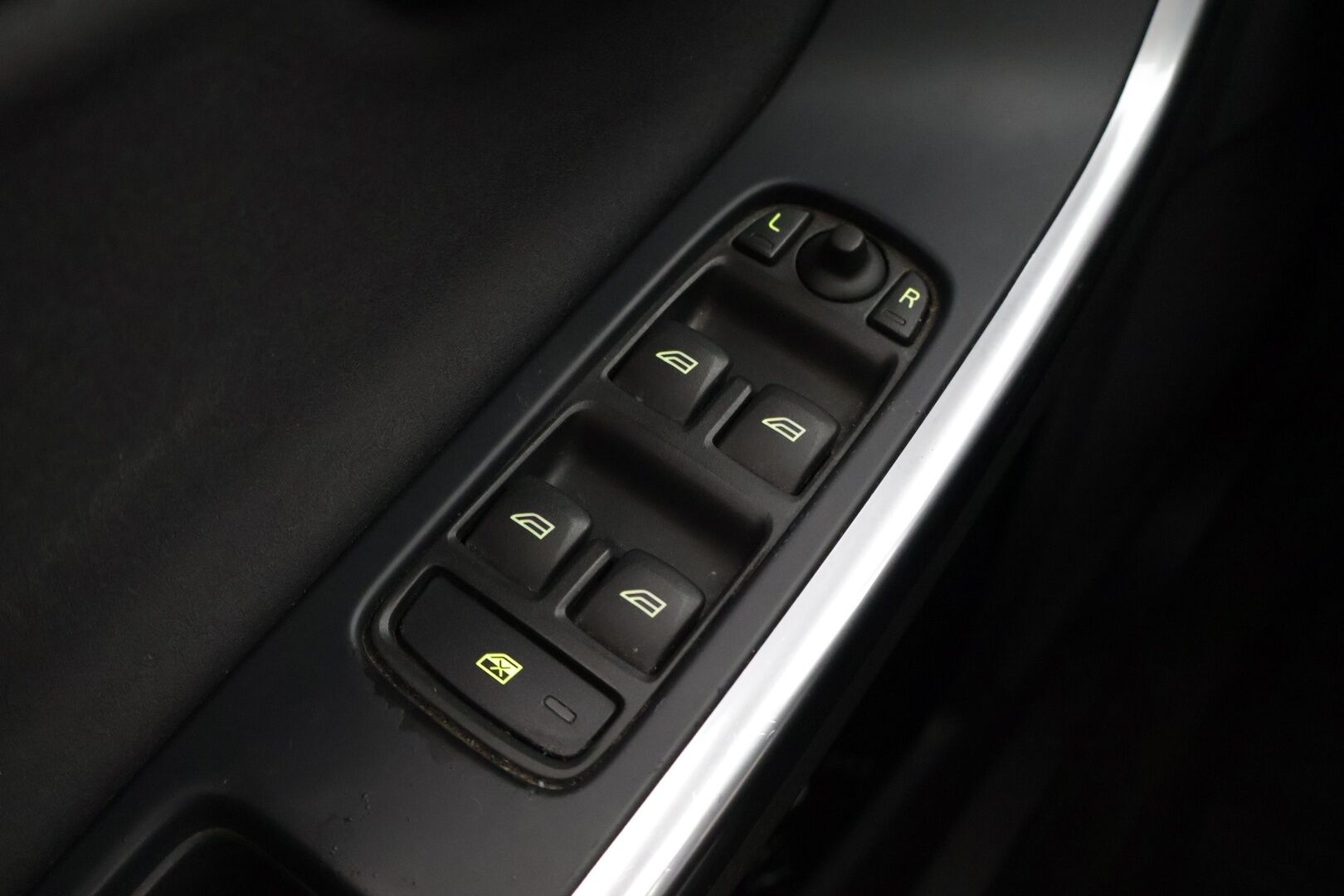 Volvo S60 2012 T4F R-Design Business aut *Lohko / Koukku / Suomi-auto* - 2x Renkaat ja vanteet!