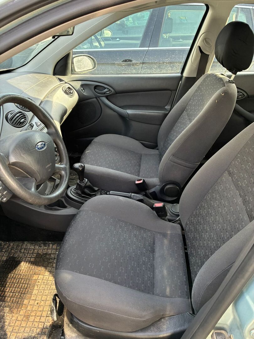 Ford Focus 2003 4D FOCUS HATCHBACK 1.6 - YritysOutlet - Myydään vain yrityksille - Kahdet renkaat / Suomi-auto
