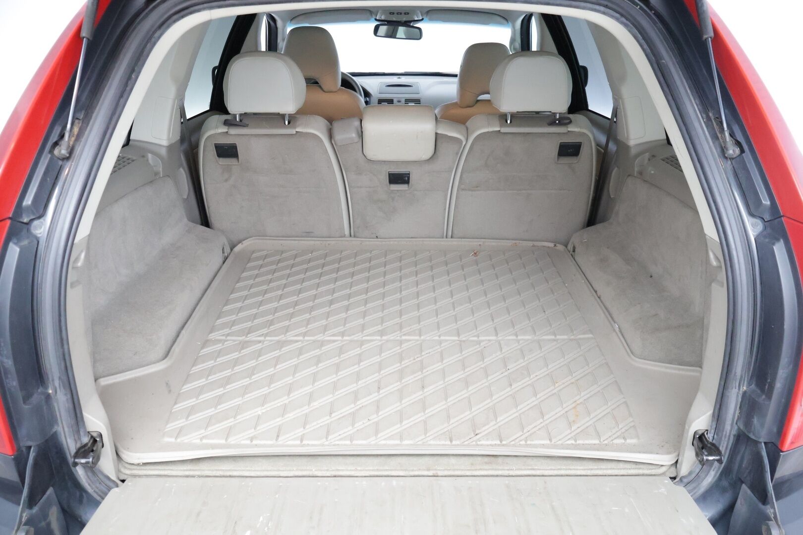 Volvo XC90 2004 D5 AWD 5-P Summum Geartronic *YritysOutlet - Myydään vain yrityksille / Kattoikkuna / Vetokoukku / Muistipenkit / Navi / P.tutkat * - *Tämä auto myydään YritysOutlet -valikoimasta vain yritykselle / Suomi-auto / Kahdet renkaat omilla alumiinivanteilla! *