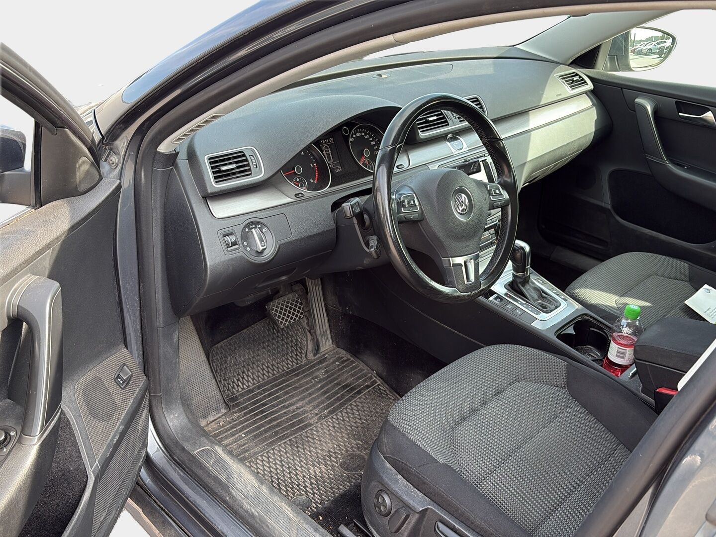 Volkswagen Passat 2011 Variant Comfortline 2,0 TDI 103 kW (140 hv) BlueMotion Technology DSG-aut - YritysOutlet - Myydään vain yrityksille -  – Tämä auto myydään YritysOutlet -valikoimasta vain yritykselle