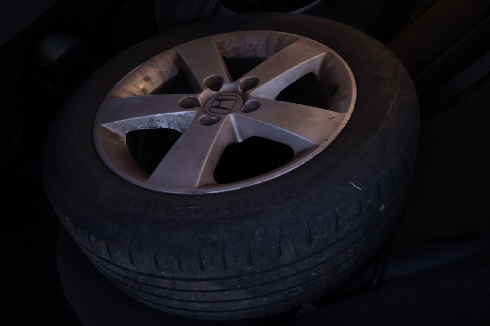 Honda Civic 2006 4D SEDAN 1.8 - YritysOutlet - Myydään vain yrityksille - – Tämä auto myydään YritysOutlet -valikoimasta vain yritykselle