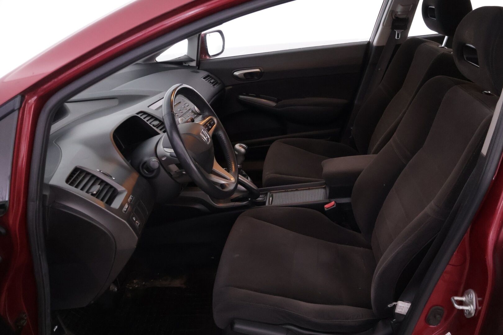 Honda Civic 2006 4D SEDAN 1.8 - YritysOutlet - Myydään vain yrityksille - – Tämä auto myydään YritysOutlet -valikoimasta vain yritykselle