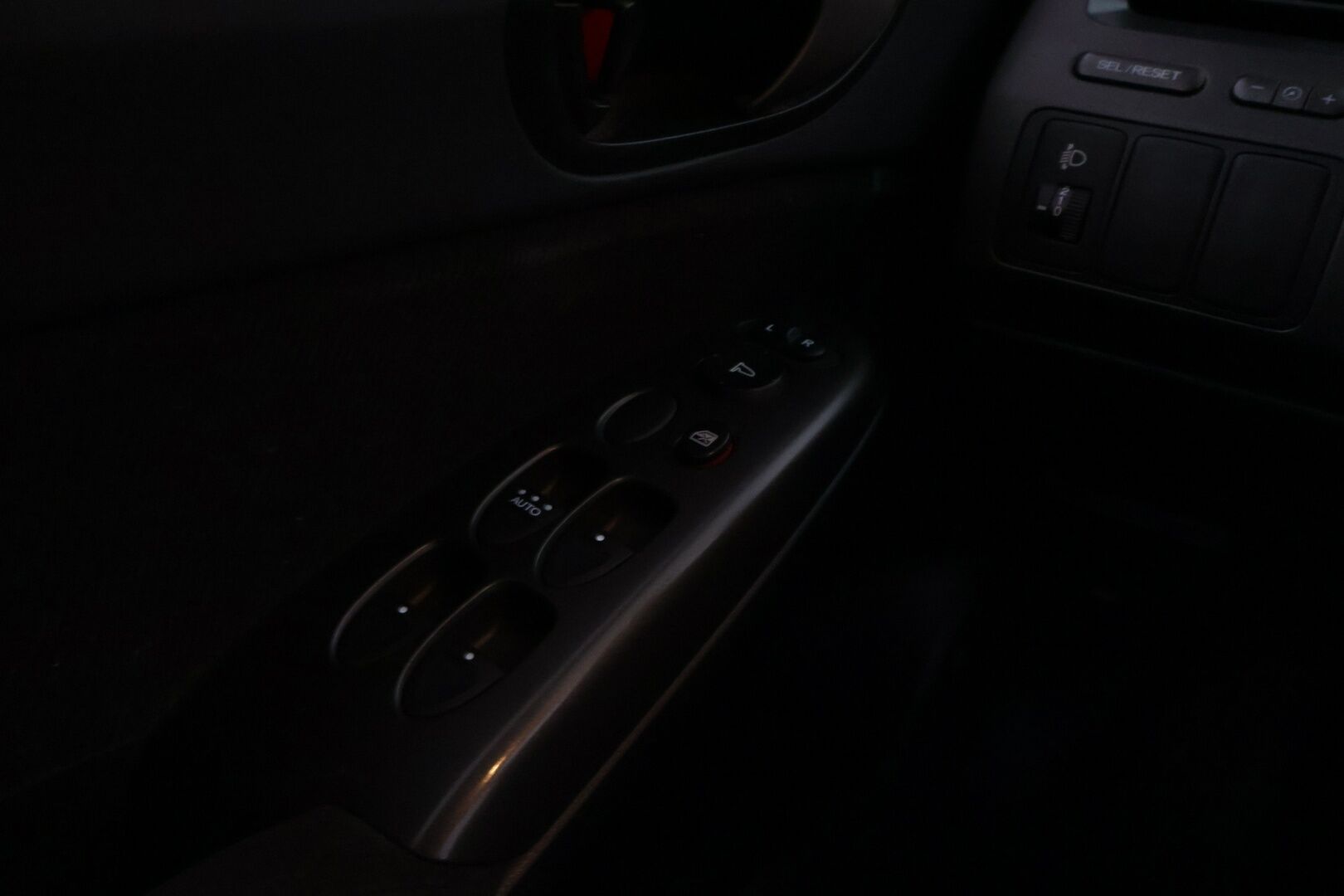 Honda Civic 2006 4D SEDAN 1.8 - YritysOutlet - Myydään vain yrityksille - – Tämä auto myydään YritysOutlet -valikoimasta vain yritykselle