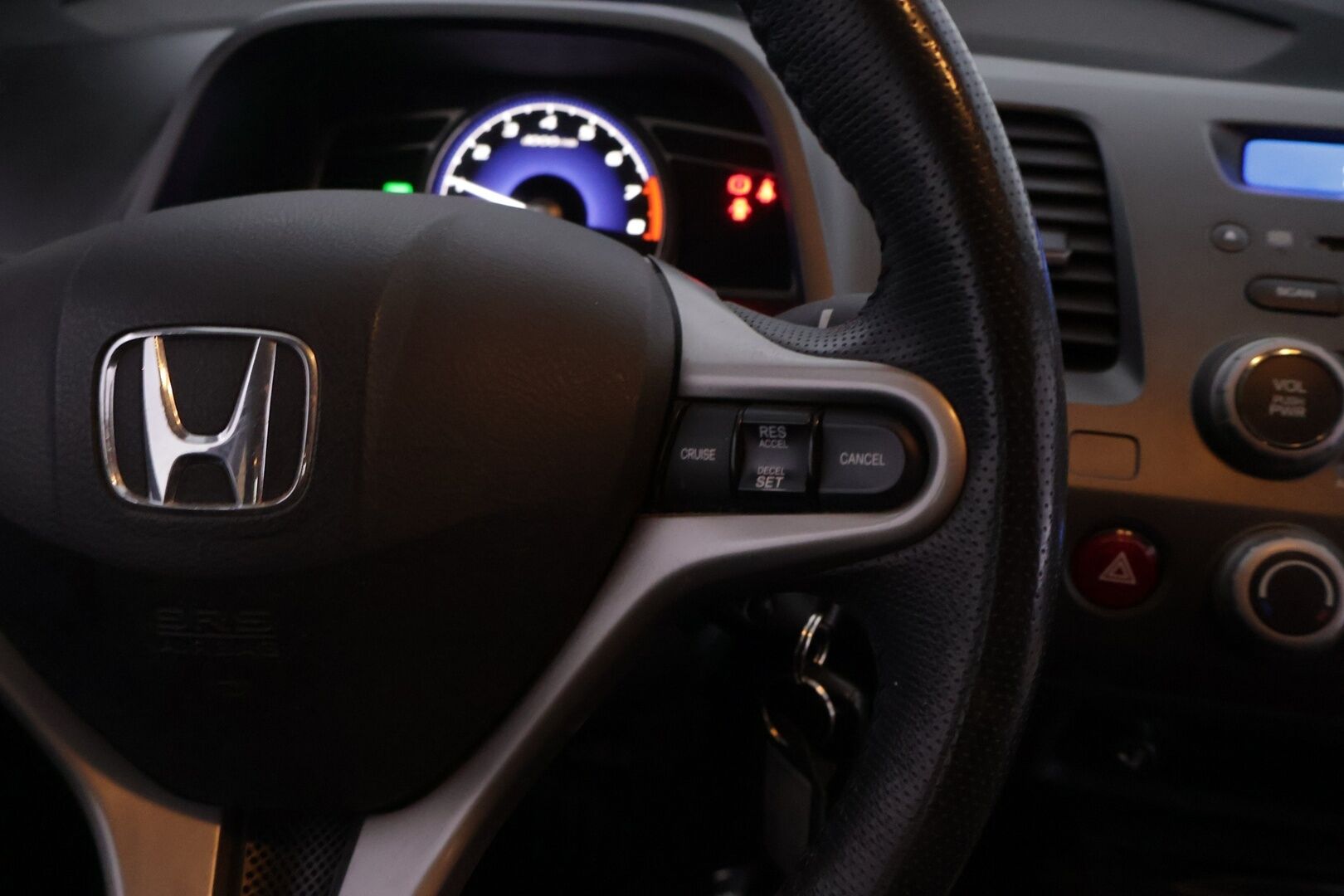 Honda Civic 2006 4D SEDAN 1.8 - YritysOutlet - Myydään vain yrityksille - – Tämä auto myydään YritysOutlet -valikoimasta vain yritykselle