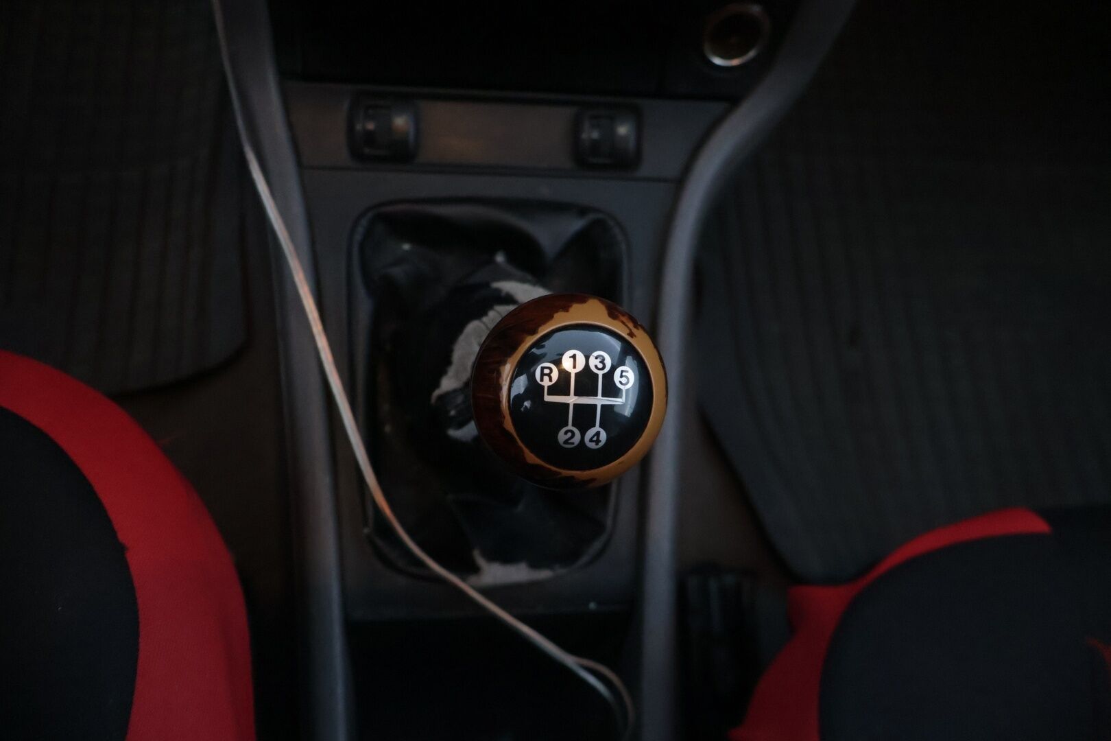 Opel Astra 1998 1,6 16V Club 5d - YritysOutlet - Myydään vain yrityksille / Katsastus voimassa 6/2026 saakka / Hyvät nastat * - – Tämä auto myydään YritysOutlet -valikoimasta vain yritykselle / Suoraan ajosta! / Pikku laitolla pätevä tuote!*