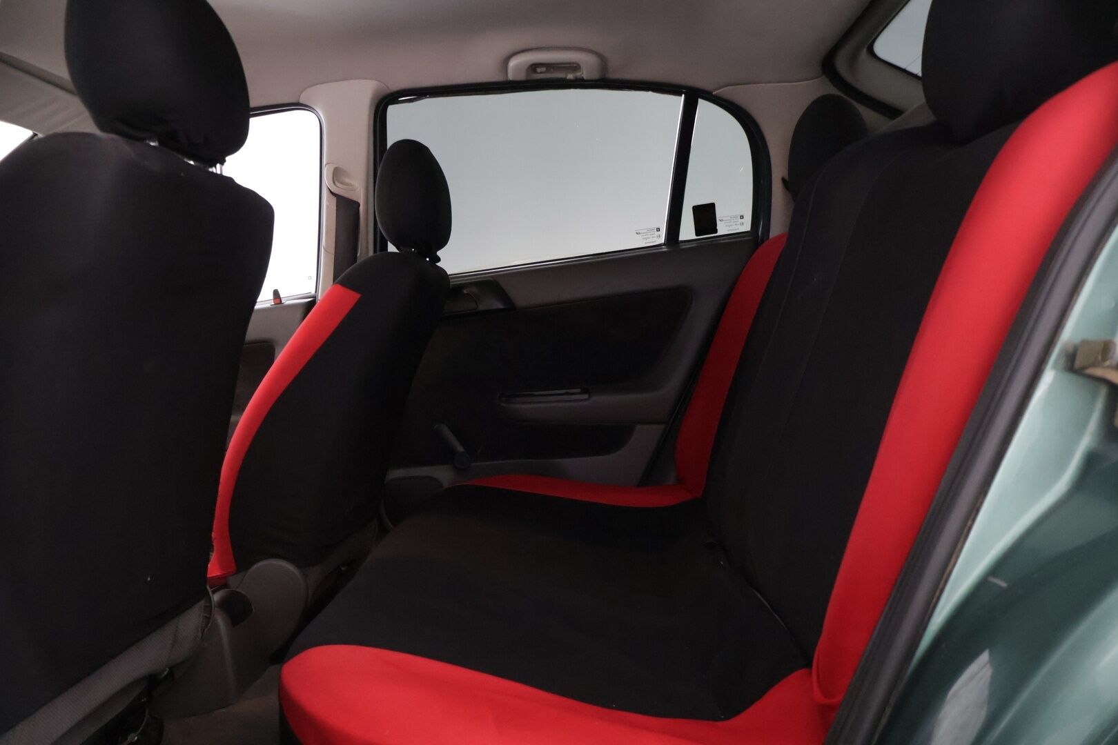 Opel Astra 1998 1,6 16V Club 5d - YritysOutlet - Myydään vain yrityksille / Katsastus voimassa 6/2026 saakka / Hyvät nastat * - – Tämä auto myydään YritysOutlet -valikoimasta vain yritykselle / Suoraan ajosta! / Pikku laitolla pätevä tuote!*