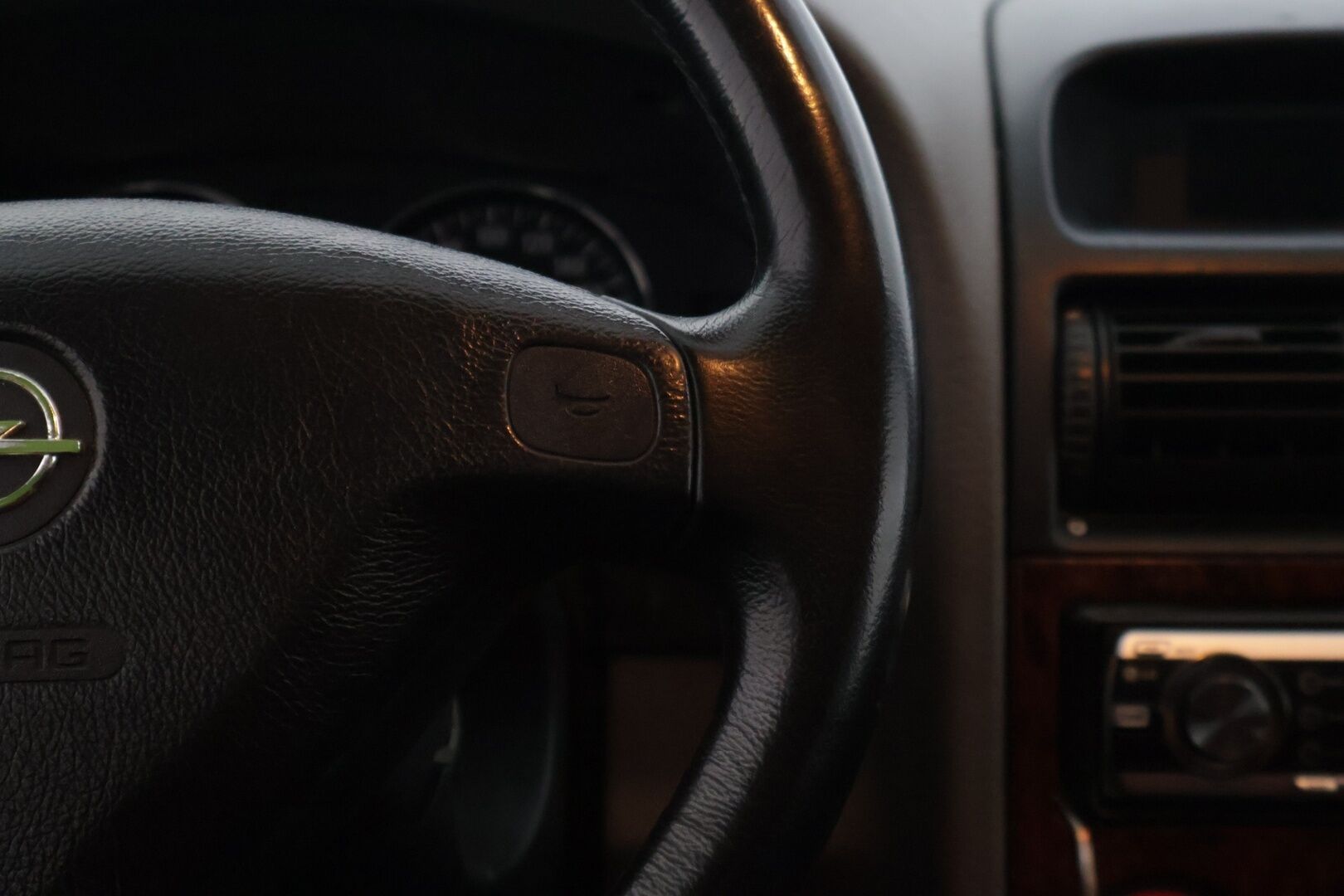 Opel Astra 1998 1,6 16V Club 5d - YritysOutlet - Myydään vain yrityksille / Katsastus voimassa 6/2026 saakka / Hyvät nastat * - – Tämä auto myydään YritysOutlet -valikoimasta vain yritykselle / Suoraan ajosta! / Pikku laitolla pätevä tuote!*