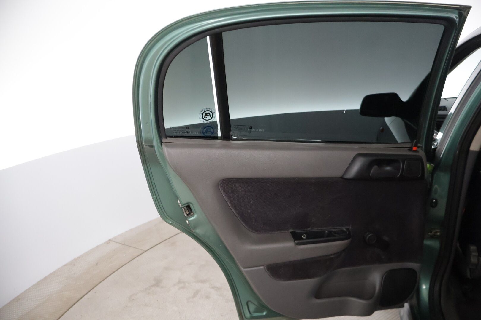 Opel Astra 1998 1,6 16V Club 5d - YritysOutlet - Myydään vain yrityksille / Katsastus voimassa 6/2026 saakka / Hyvät nastat * - – Tämä auto myydään YritysOutlet -valikoimasta vain yritykselle / Suoraan ajosta! / Pikku laitolla pätevä tuote!*