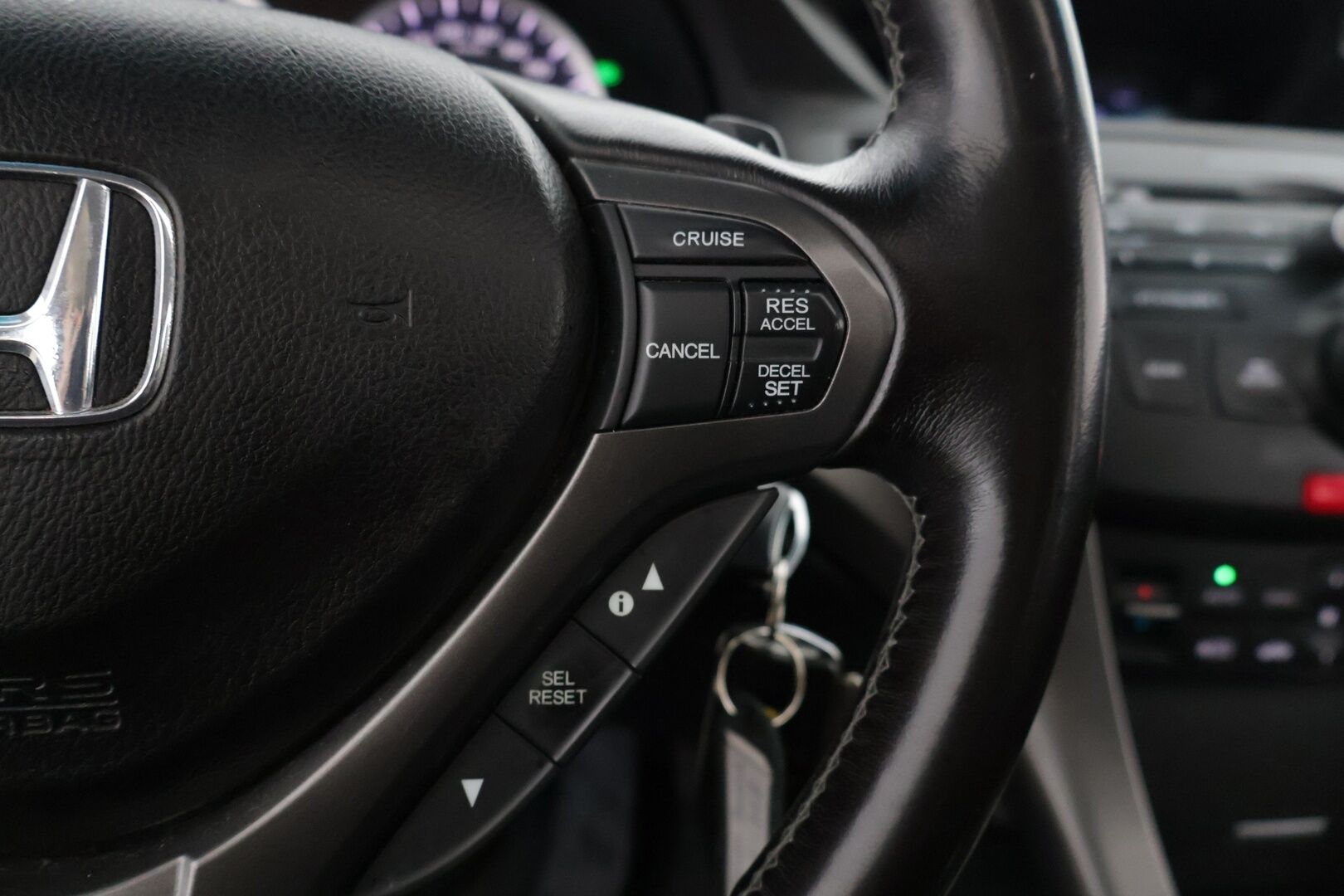 Honda Accord 2012 Tourer 2,0 Executive - YritysOutlet - Myydään vain yrityksille ** Lohko / Koukku / Nahat / Muistipenkki / Kattoluukku ** - - YritysOutlet - Myydään vain yrityksille ** 2x Renkaat vanteineen / Hyvät huollot! **