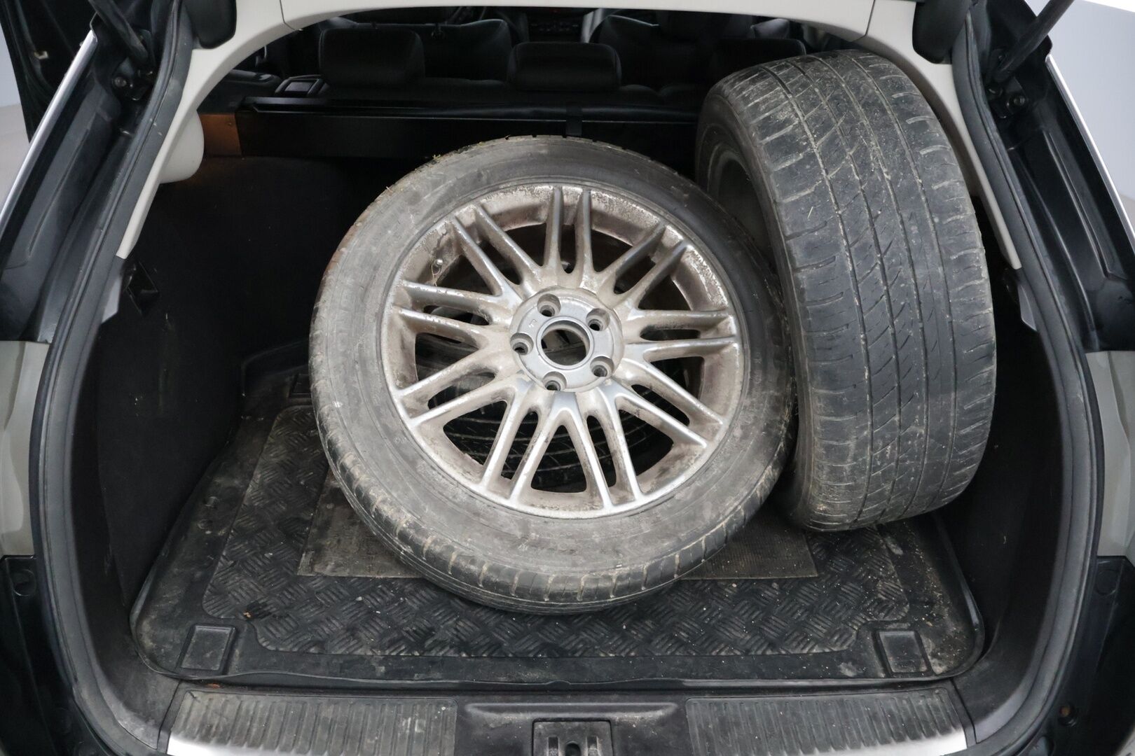 Honda Accord 2012 Tourer 2,0 Executive - YritysOutlet - Myydään vain yrityksille ** Lohko / Koukku / Nahat / Muistipenkki / Kattoluukku ** - - YritysOutlet - Myydään vain yrityksille ** 2x Renkaat vanteineen / Hyvät huollot! **