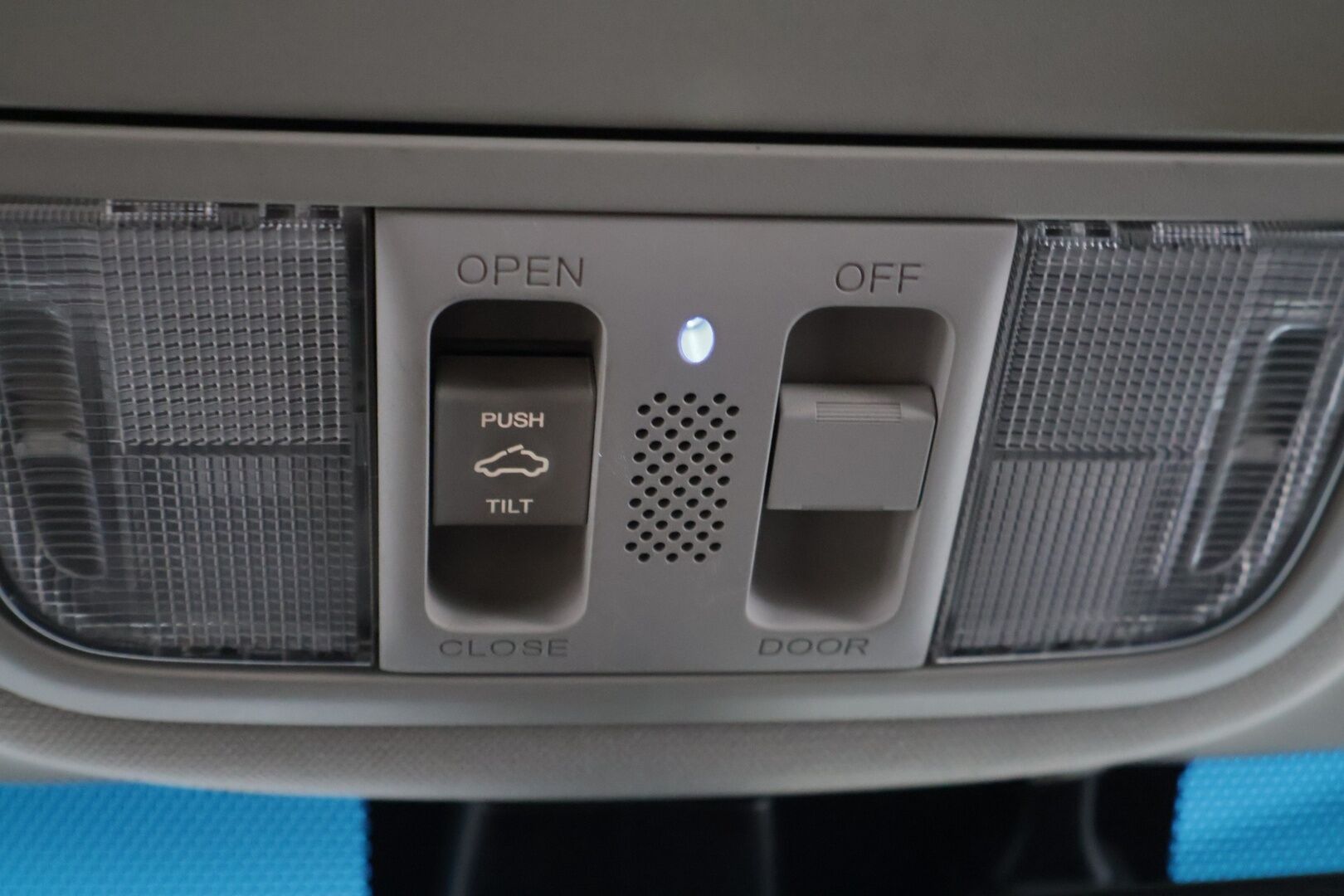 Honda Accord 2012 Tourer 2,0 Executive - YritysOutlet - Myydään vain yrityksille ** Lohko / Koukku / Nahat / Muistipenkki / Kattoluukku ** - - YritysOutlet - Myydään vain yrityksille ** 2x Renkaat vanteineen / Hyvät huollot! **