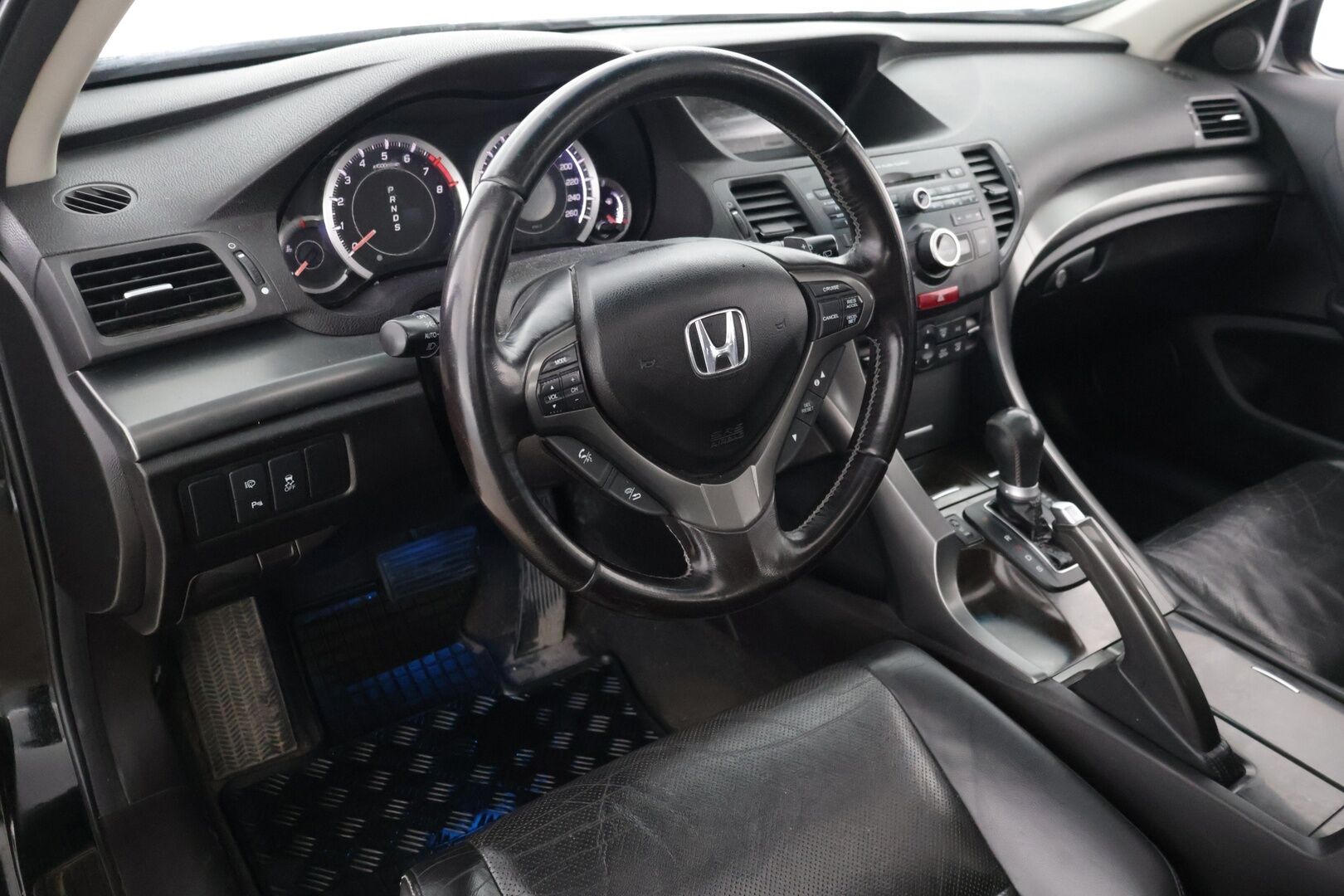 Honda Accord 2012 Tourer 2,0 Executive - YritysOutlet - Myydään vain yrityksille ** Lohko / Koukku / Nahat / Muistipenkki / Kattoluukku ** - - YritysOutlet - Myydään vain yrityksille ** 2x Renkaat vanteineen / Hyvät huollot! **