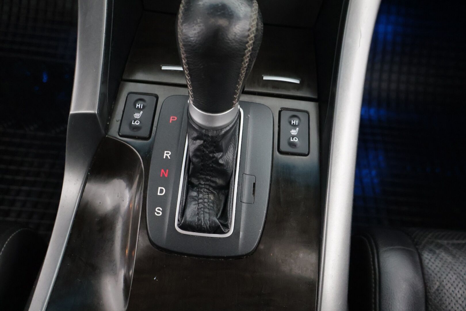 Honda Accord 2012 Tourer 2,0 Executive - YritysOutlet - Myydään vain yrityksille ** Lohko / Koukku / Nahat / Muistipenkki / Kattoluukku ** - - YritysOutlet - Myydään vain yrityksille ** 2x Renkaat vanteineen / Hyvät huollot! **