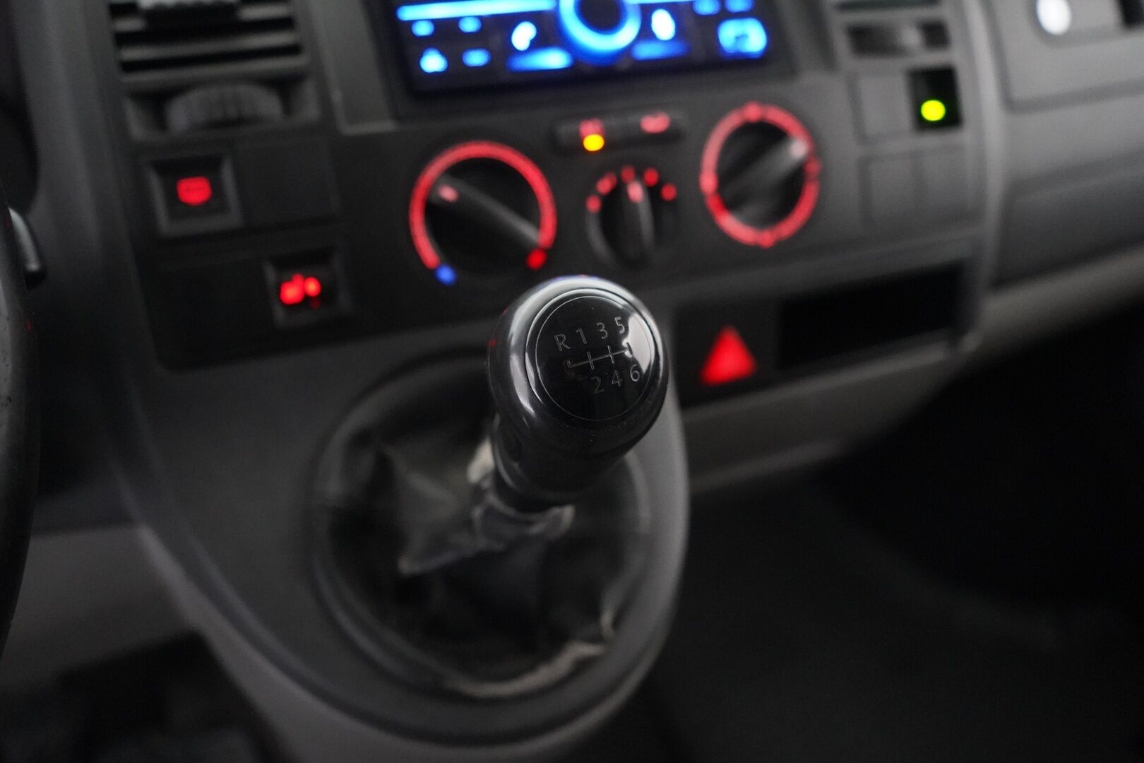 Volkswagen Transporter 2005 MYYDÄÄN HUUTOKAUPAT.COM - MYYDÄÄN HUUTOKAUPAT.COM