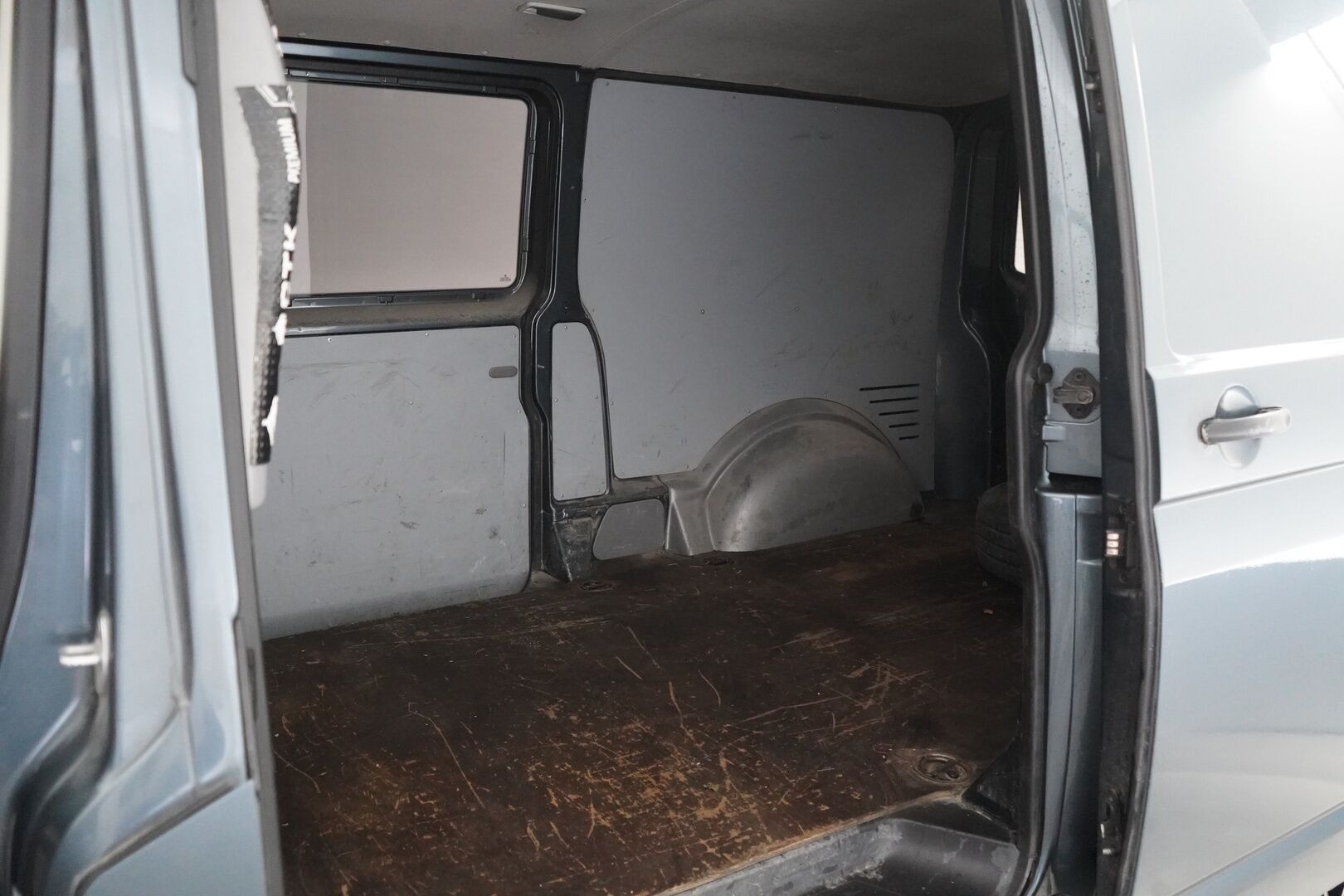 Volkswagen Transporter 2005 MYYDÄÄN HUUTOKAUPAT.COM - MYYDÄÄN HUUTOKAUPAT.COM