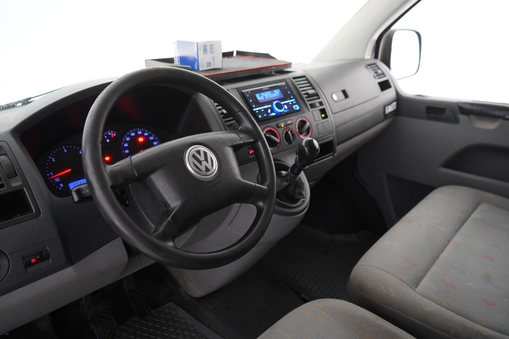 Volkswagen Transporter 2005 MYYDÄÄN HUUTOKAUPAT.COM - MYYDÄÄN HUUTOKAUPAT.COM