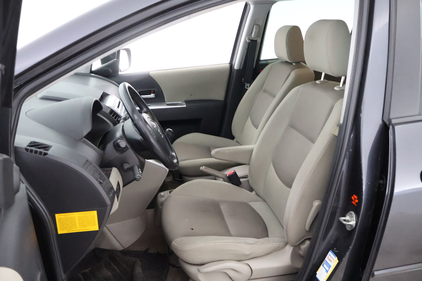 Mazda 5 2006 MYYDÄÄN HUUTOKAUPAT.COM!