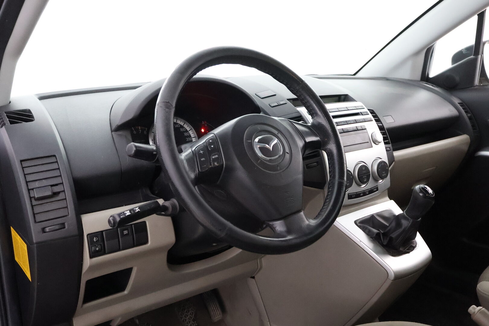 Mazda 5 2006 MYYDÄÄN HUUTOKAUPAT.COM!