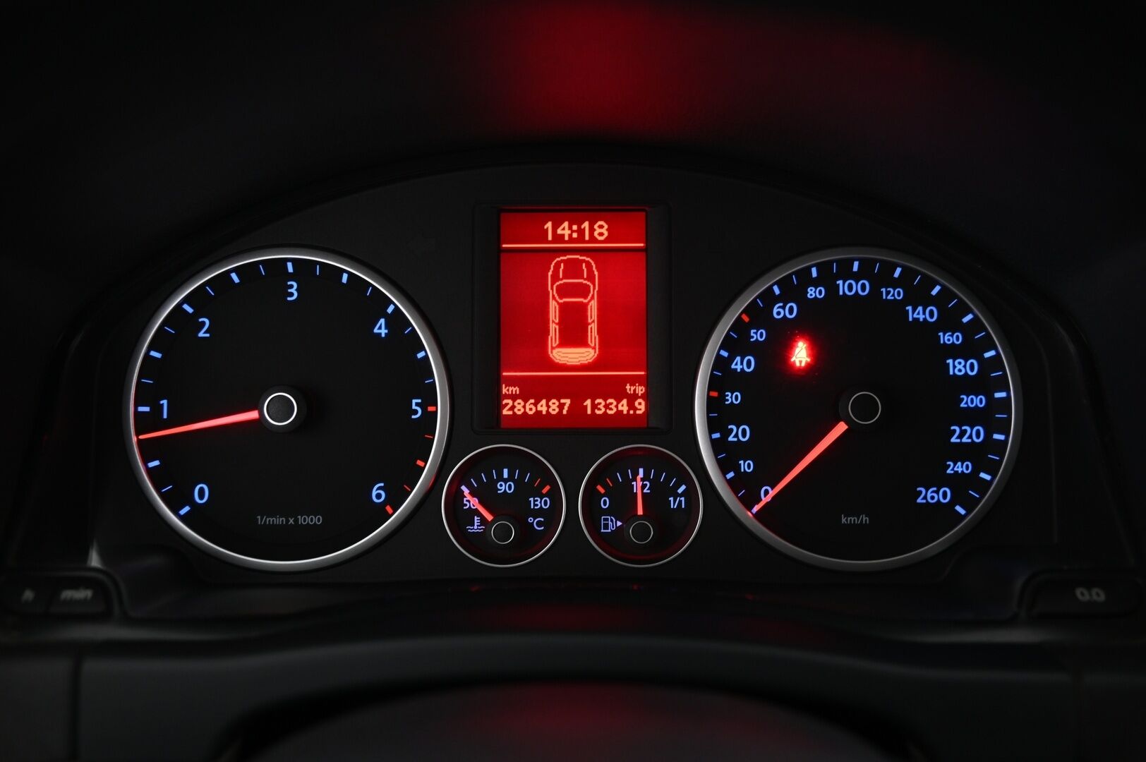 Volkswagen Tiguan 2008 Trend & Fun 2,0 TDI 103 kW 4MOTION *Koukku / Nelikko / Vakkari* *Yritysoutlet - Myydään vain yrityksille - * Tämä auto myydään YritysOutlet -valikoimasta vain yritykselle