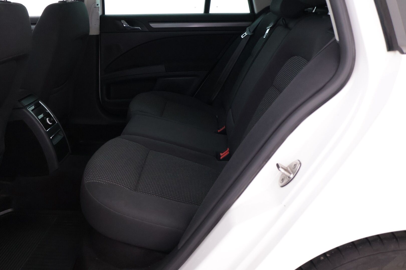Skoda Superb 2012 Combi 1,8 TSI Comfort Business DSG Autom. Myydään Huutokaupat.com - Myydään Huutokaupat.com