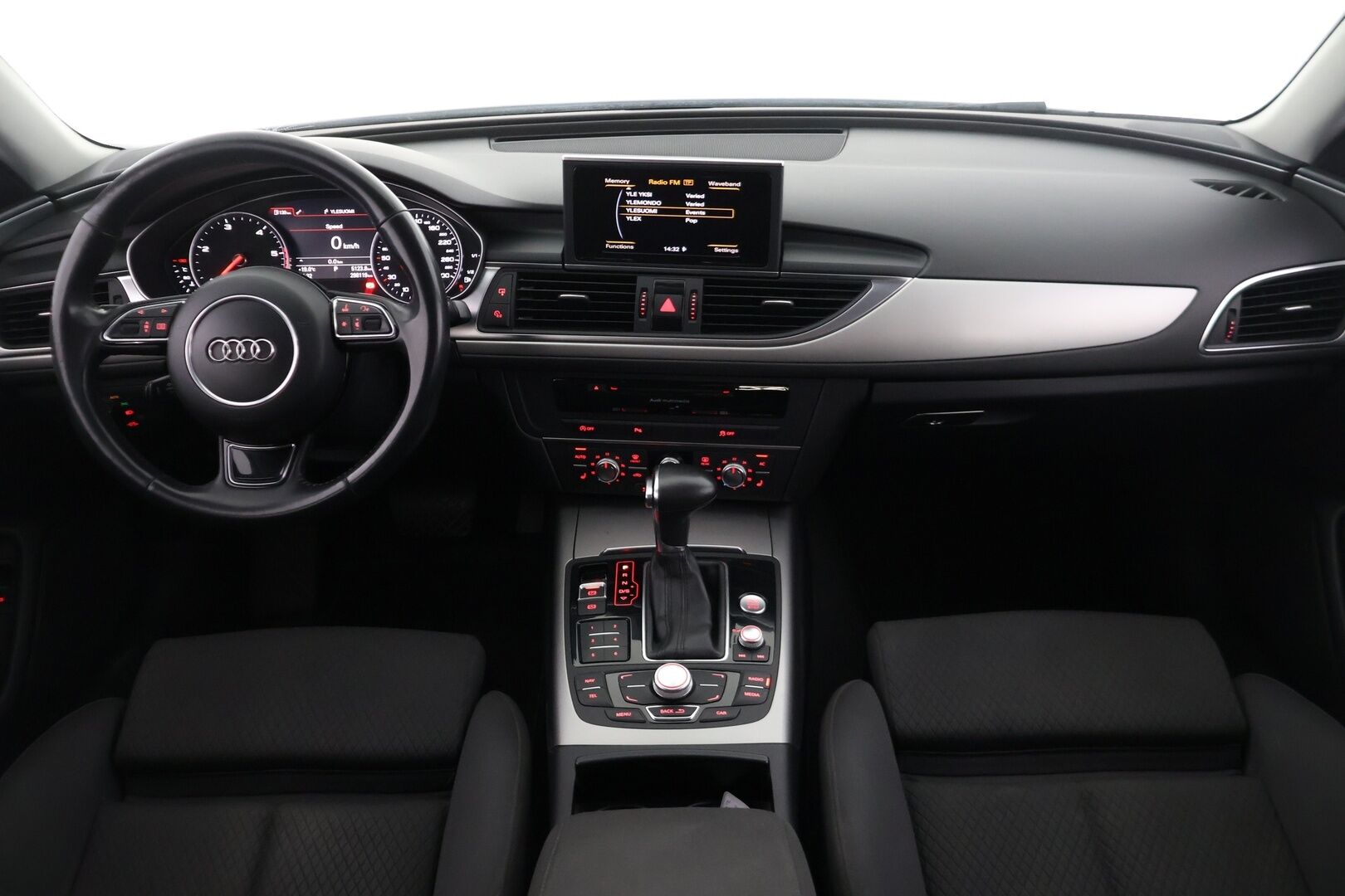 Audi A6 2013 Avant Business 2,0 TDI 130 kW Multitronic *Myydään Huutokaupat.com* - Kattavasti huollettu! / Jakohihna juuri vaihdettu! / Webasto puhelinohjauksella ja vetokoukku! / Sporttipenkit / Pysäköintitutkat 