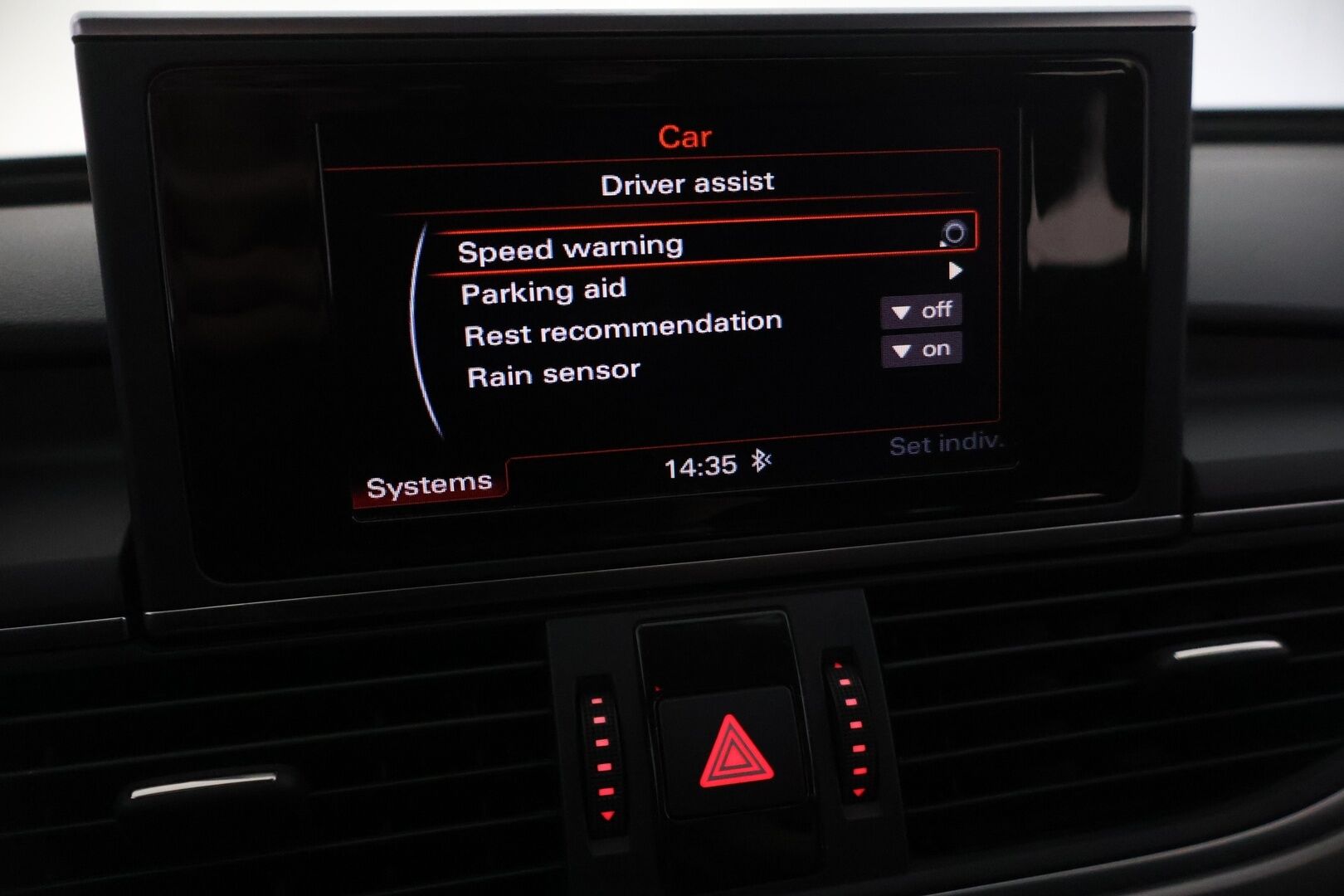 Audi A6 2013 Avant Business 2,0 TDI 130 kW Multitronic *Myydään Huutokaupat.com* - Kattavasti huollettu! / Jakohihna juuri vaihdettu! / Webasto puhelinohjauksella ja vetokoukku! / Sporttipenkit / Pysäköintitutkat 