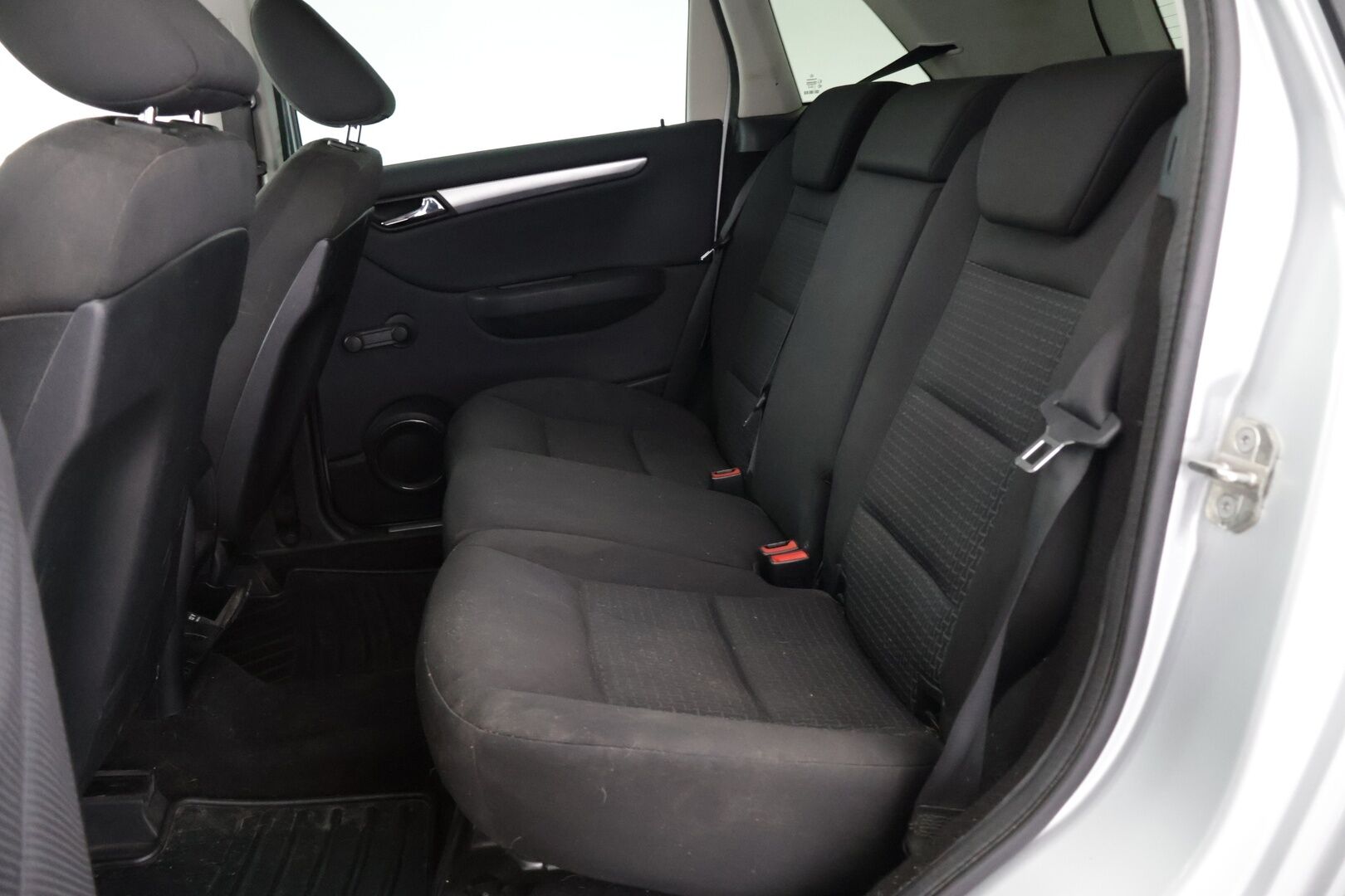 Mercedes-Benz B 2010 180 BE Business - Juuri saapunut | Lohkolämmitin | Vakkari | Penkinlämmitin | Kahdet renkaat | Tutkat | Suomi-auto | Siisti | Runsas huoltohistoria Veholla