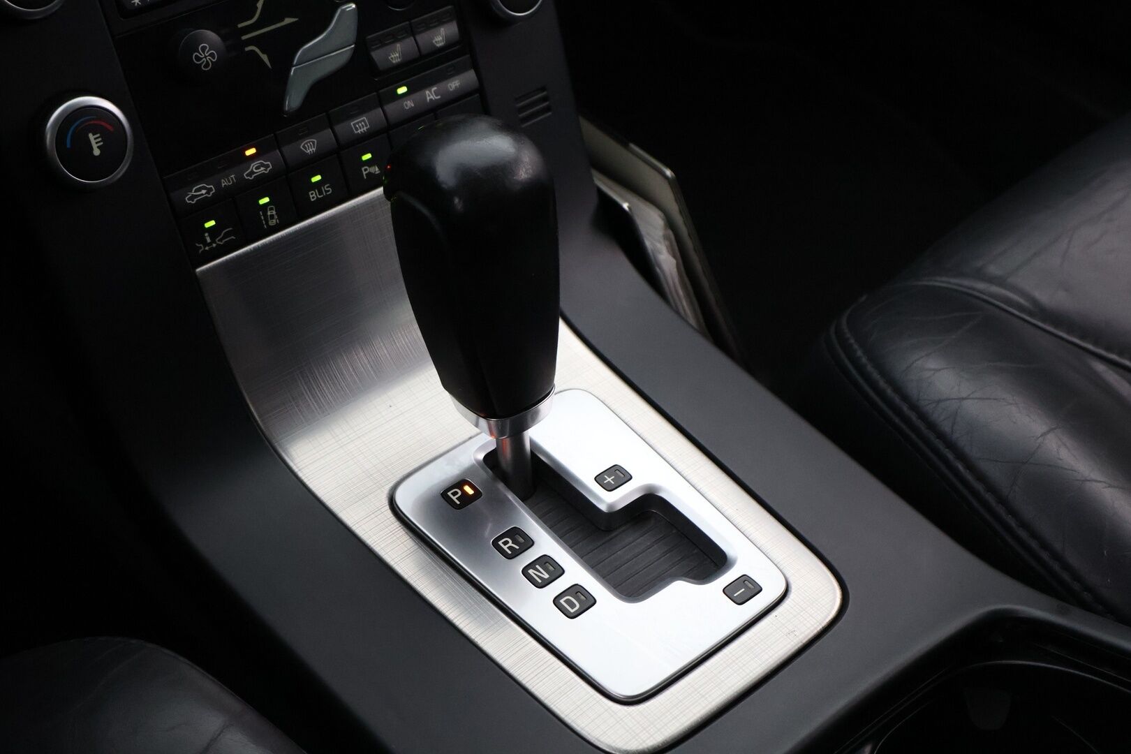 Volvo V70 2010 2,4D Summum aut - MYYDÄÄN HUUTOKAUPAT.COM!