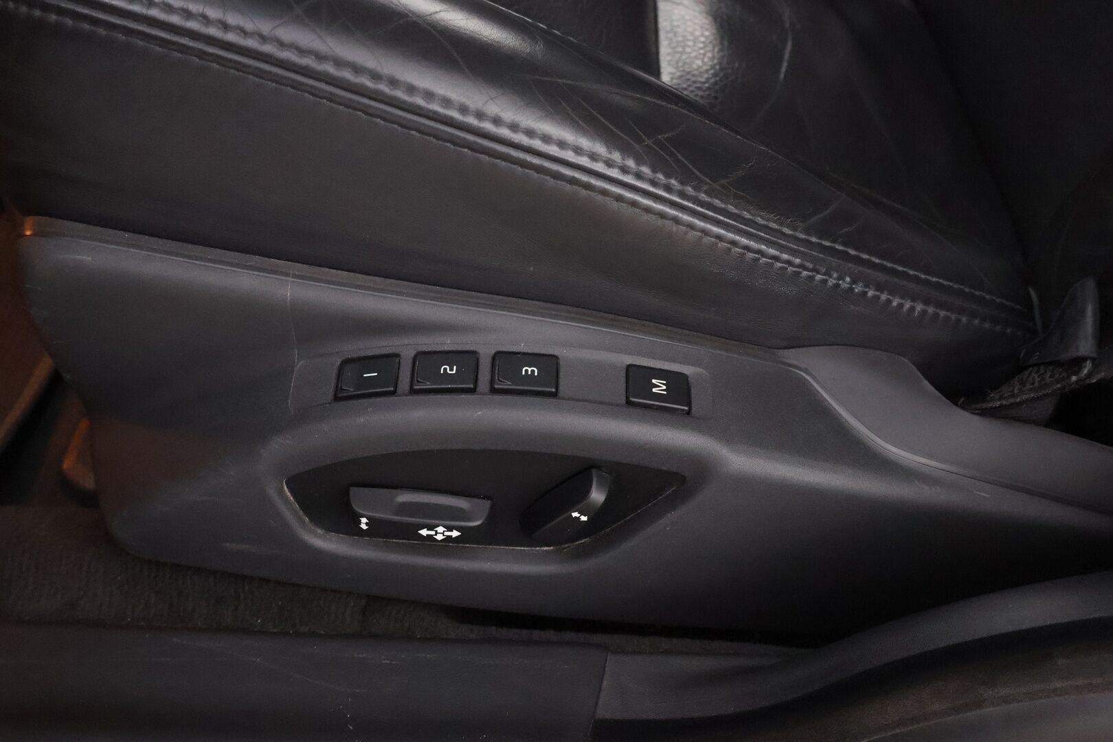 Volvo V70 2010 2,4D Summum aut - MYYDÄÄN HUUTOKAUPAT.COM!