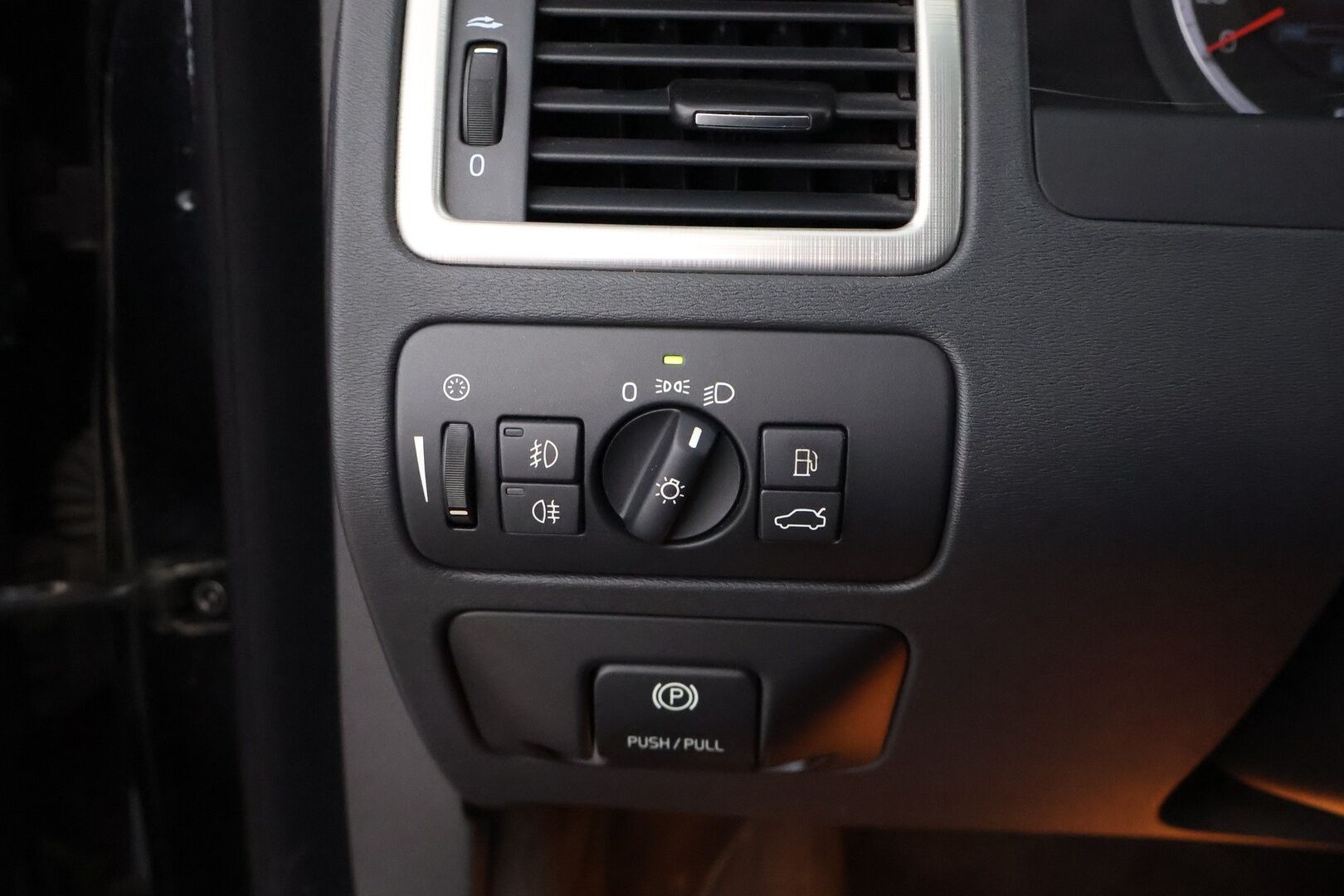 Volvo V70 2010 2,4D Summum aut - MYYDÄÄN HUUTOKAUPAT.COM!