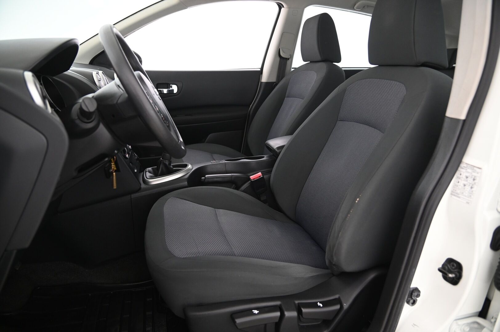 Nissan Qashqai 2009 1,6 Visia 5 MT 2 WD APR09 - Koukku | Lohko | Ilmastointi | Suomi-auto