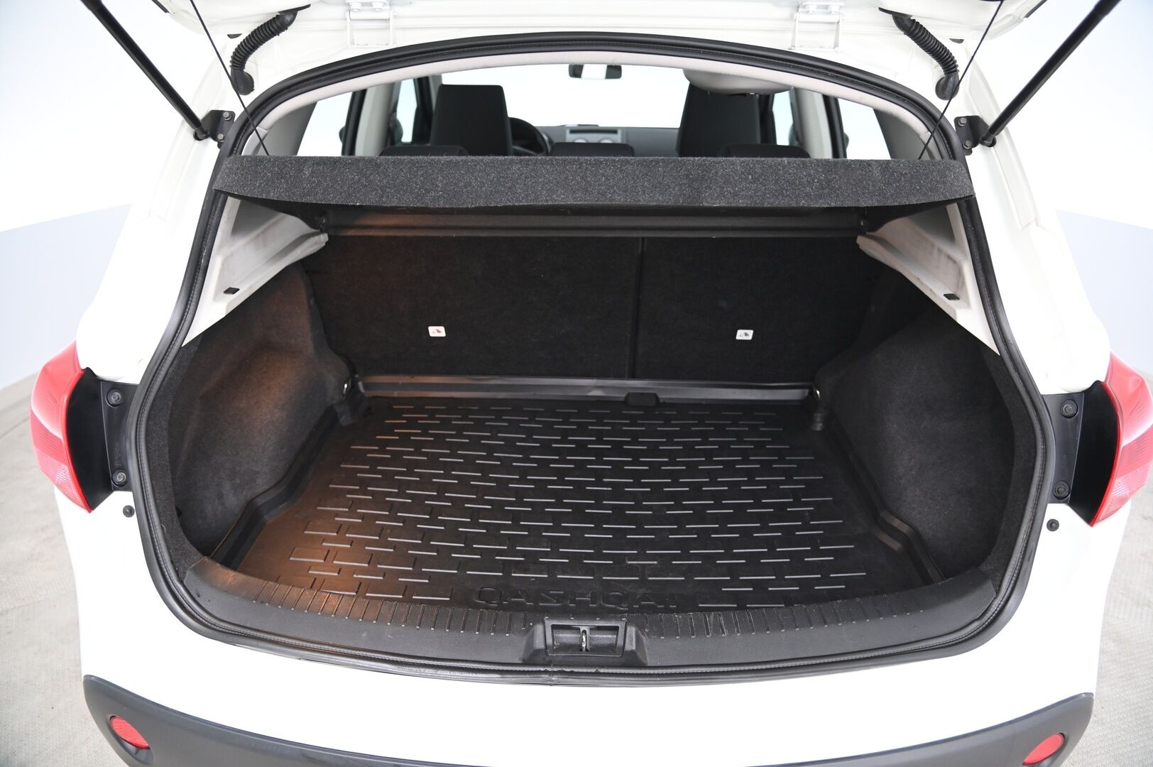 Nissan Qashqai 2009 1,6 Visia 5 MT 2 WD APR09 - Koukku | Lohko | Ilmastointi | Suomi-auto