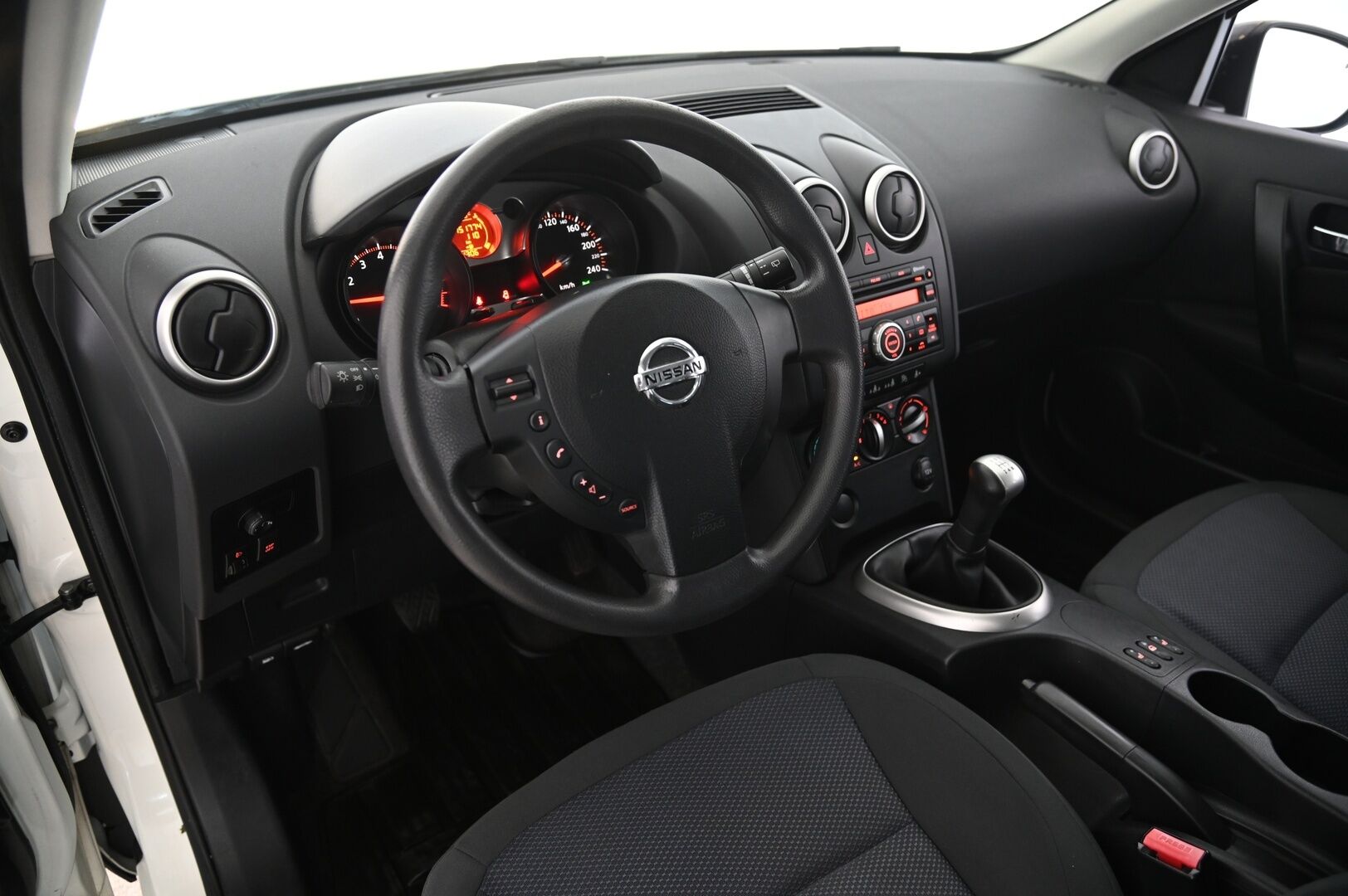 Nissan Qashqai 2009 1,6 Visia 5 MT 2 WD APR09 - Koukku | Lohko | Ilmastointi | Suomi-auto
