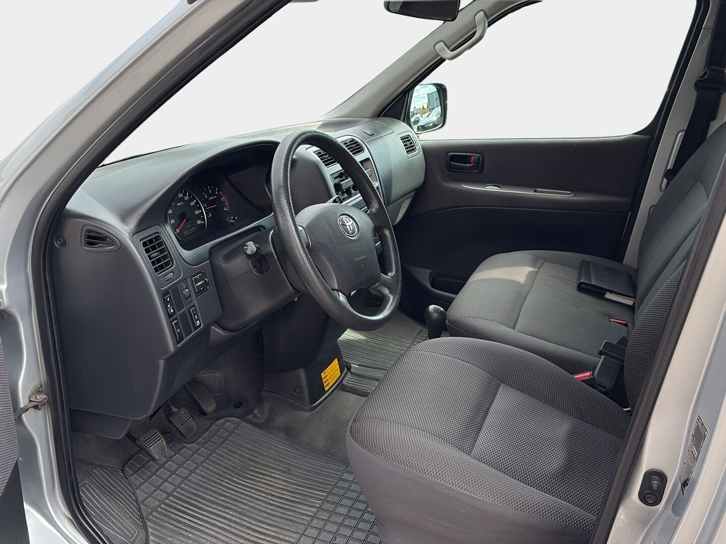 Toyota Hiace 2011 2,5 D-4D 95 4ov pitkä - 3OM Suomiauto | Vetokoukku | PowerHeat | Lohkolämmitin | Ilmastointi | Lähes virheetön yksilö | Timanttisessa kunnossa | Jakopää tehty!