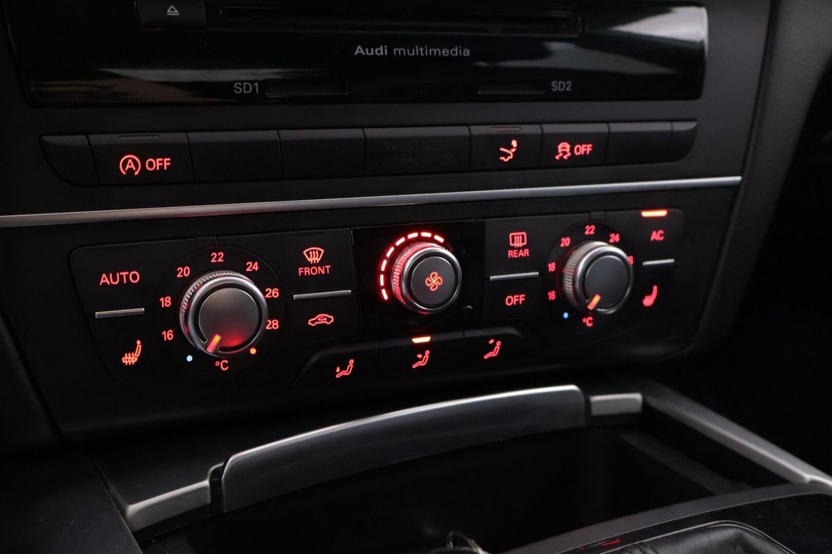 Audi A7 2011 3,0 V6 TDI quattro S tronic Start-Stop -*Myydään huutokaupat.com* - | Bi-xenon | Webasto | Nahkasisusta | Navi | Muistipenkit | 