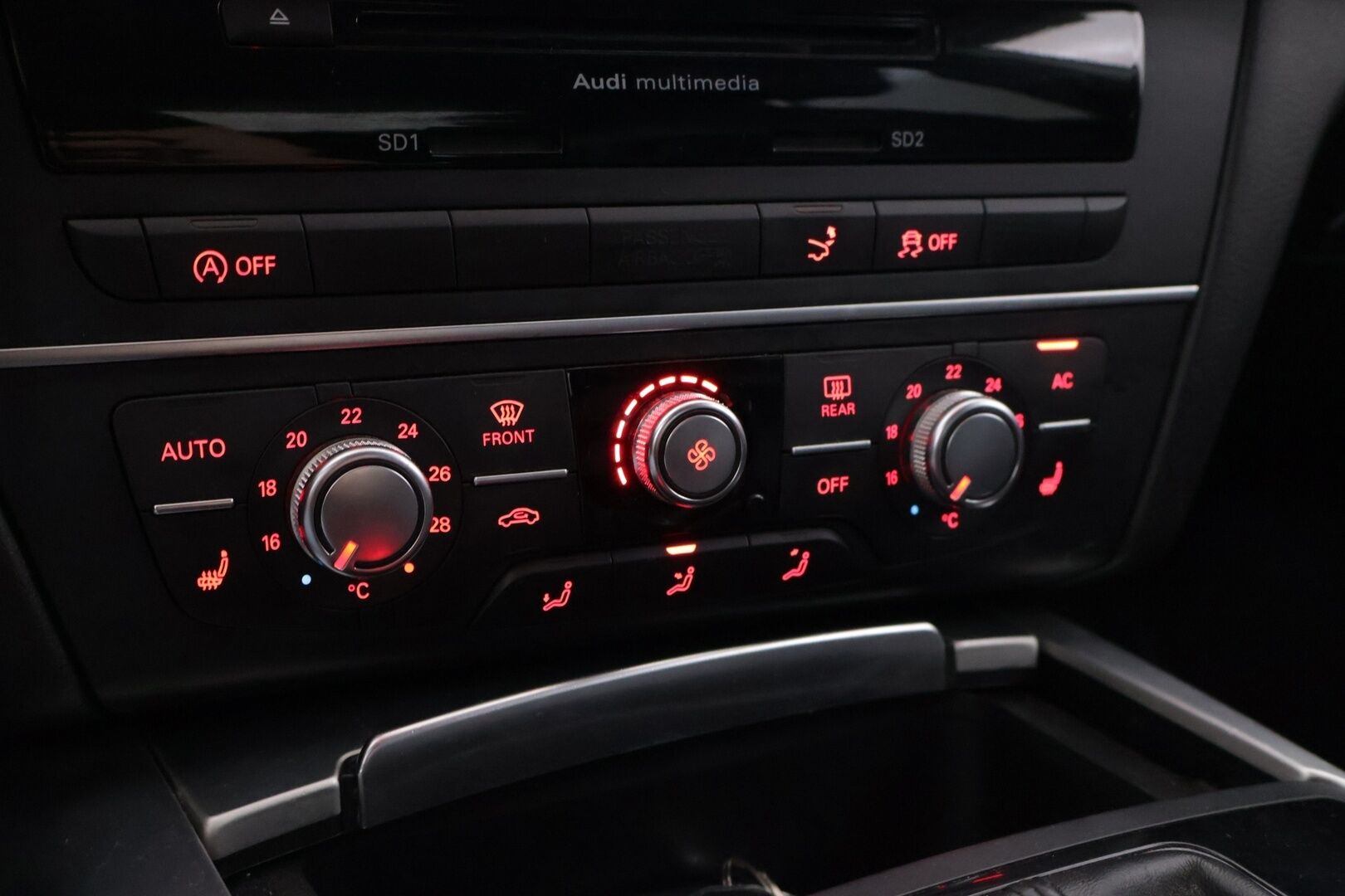 Audi A7 2011 3,0 V6 TDI quattro S tronic Start-Stop - Myydään huutokaupat.com - - | Bi-xenon | Webasto | Nahkasisusta | Navi | Muistipenkit | 