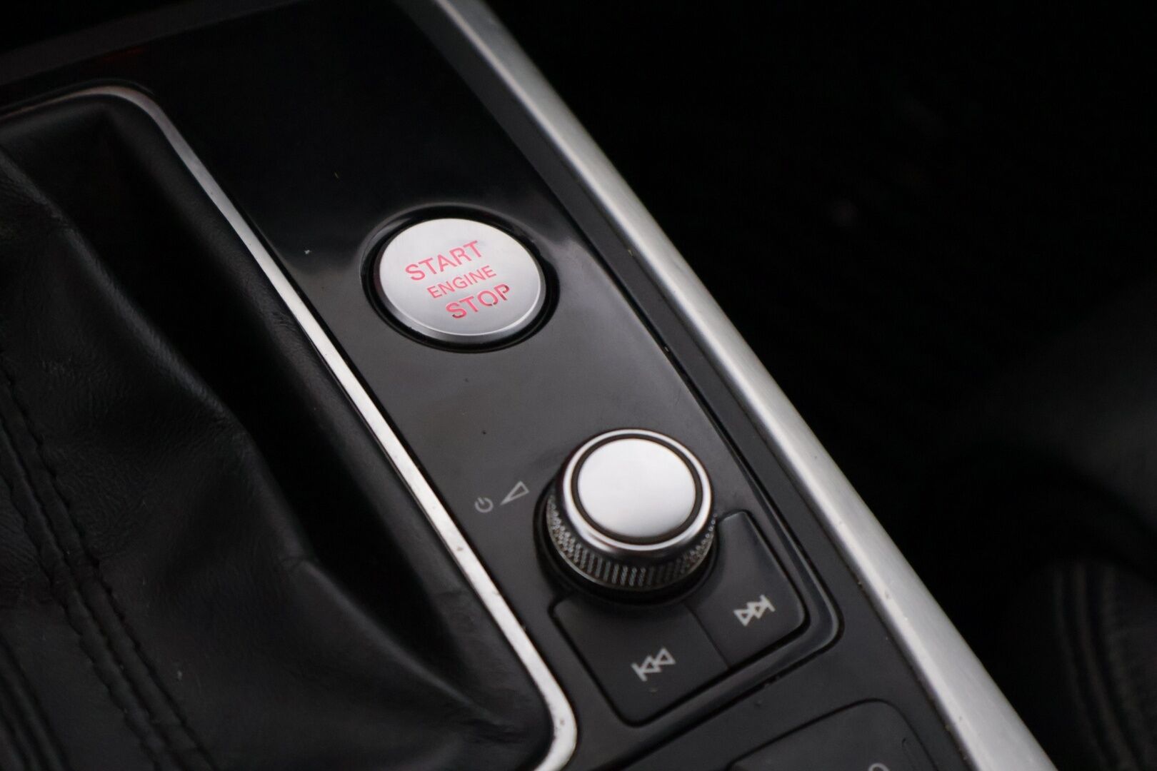 Audi A7 2011 3,0 V6 TDI quattro S tronic Start-Stop - Myydään huutokaupat.com - - | Bi-xenon | Webasto | Nahkasisusta | Navi | Muistipenkit | 