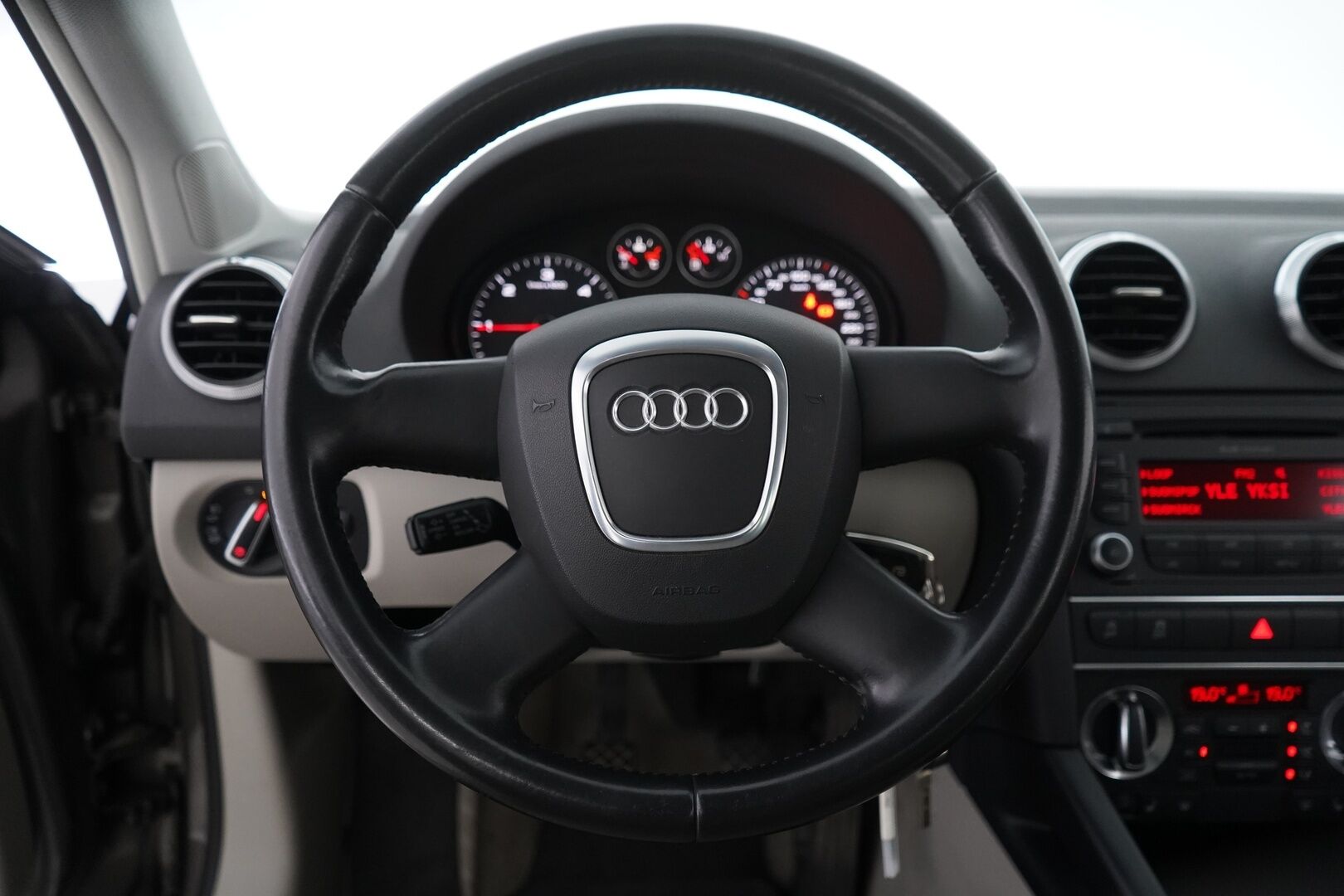 Audi A3 2010 * MYYDÄÄN HUUTOKAUPAT.COM *